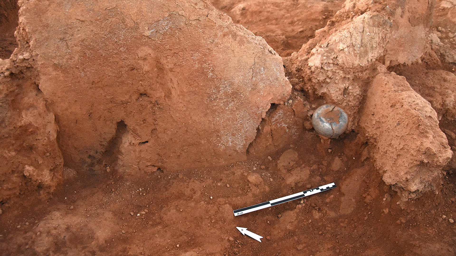 Un equipo de arqueólogos de la Universitat de Barcelona (UB) ha localizado en Valls (Tarragona) los restos de la ciudad íbera de Kissa, importante escenario de las guerras púnicas y donde el ejército romano libró su primera batalla en territorio de la actual Cataluña en el año 218 a.C. Fotografía facilitada por la UB. EFE