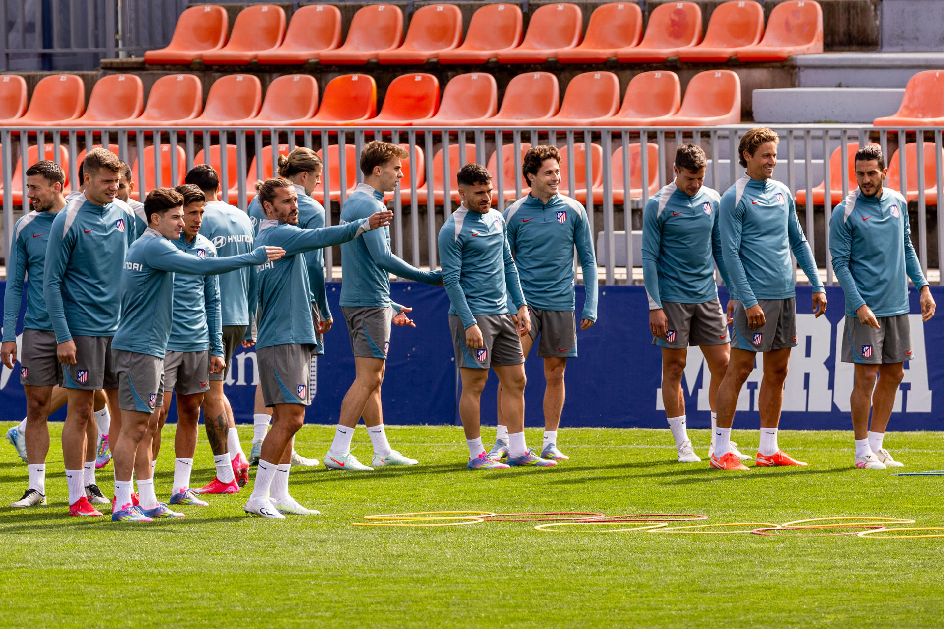 Entrenamiento del Atlético de Madrid este sábado. EFE/ Daniel González