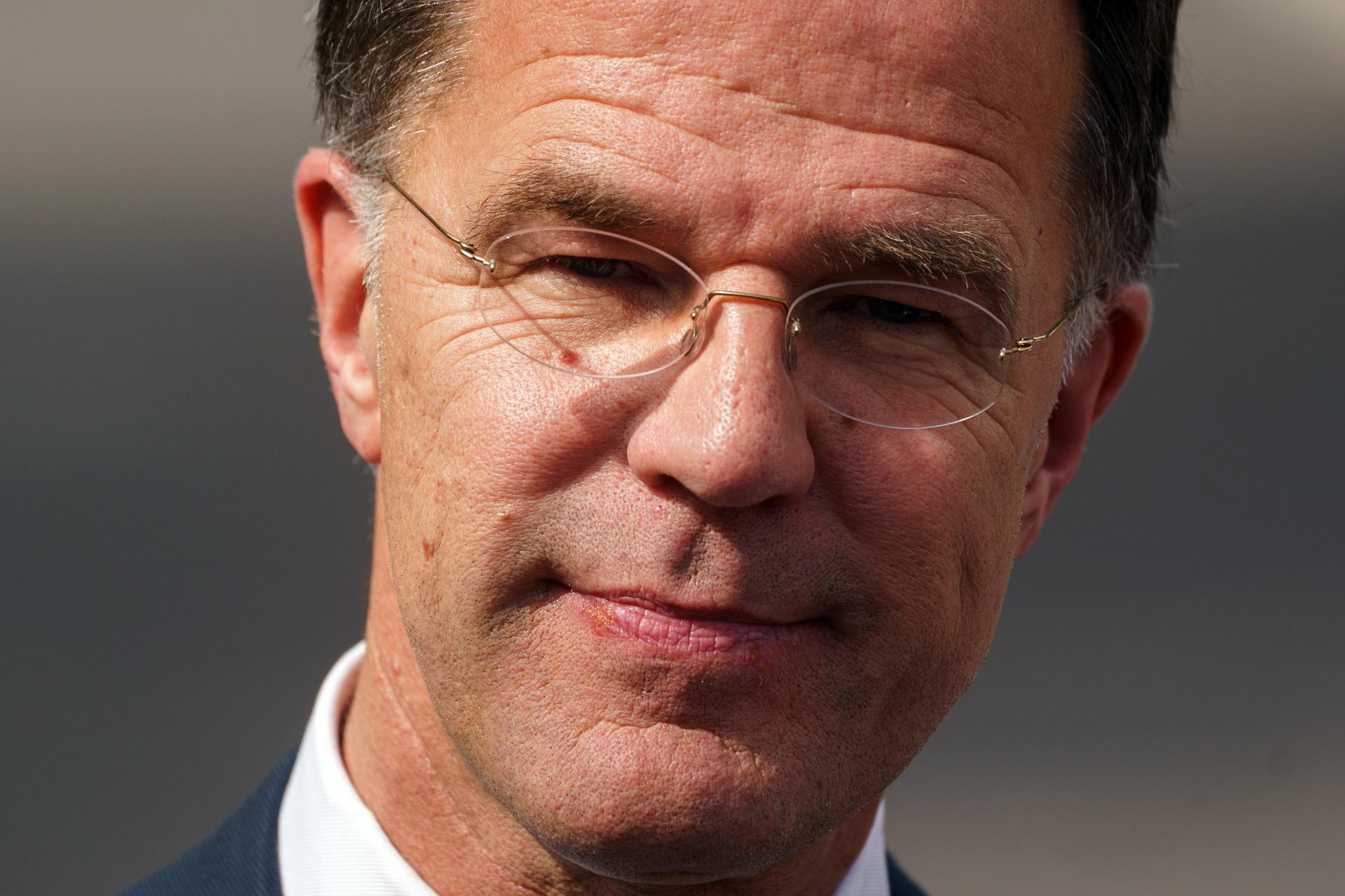 El secretario general de la OTAN, Mark Rutte, señaló este jueves tras haberse reunido en Washington con el presidente estadounidense, Donald Trump, y parte de su gabinete, que el compromiso de Estados Unidos con la OTAN es "total". EFE/EPA/WILL OLIVER