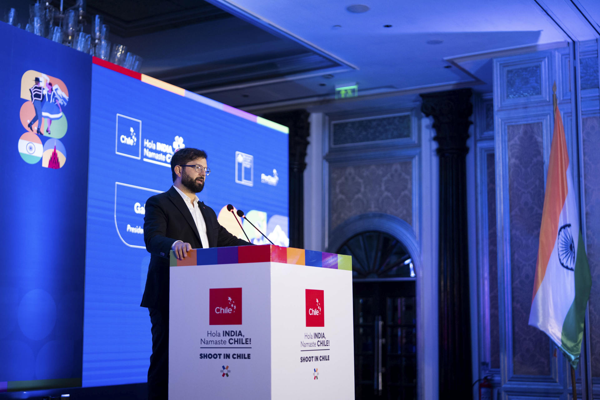 El presidente de Chile, Gabriel Boric, destacó este jueves al país suramericano como "un destino atractivo" para el rodaje de películas de la India, durante la inauguración del evento 'Shoot in Chile' que tiene lugar en la ciudad de Bombay, capital de la poderosa industria cinematográfica de Bollywood. EFE/Presidencia de Chile***SOLO USO EDITORIAL/SOLO DISPONIBLE PARA ILUSTRAR LA NOTICIA QUE ACOMPAÑA (CRÉDITO OBLIGATORIO)***