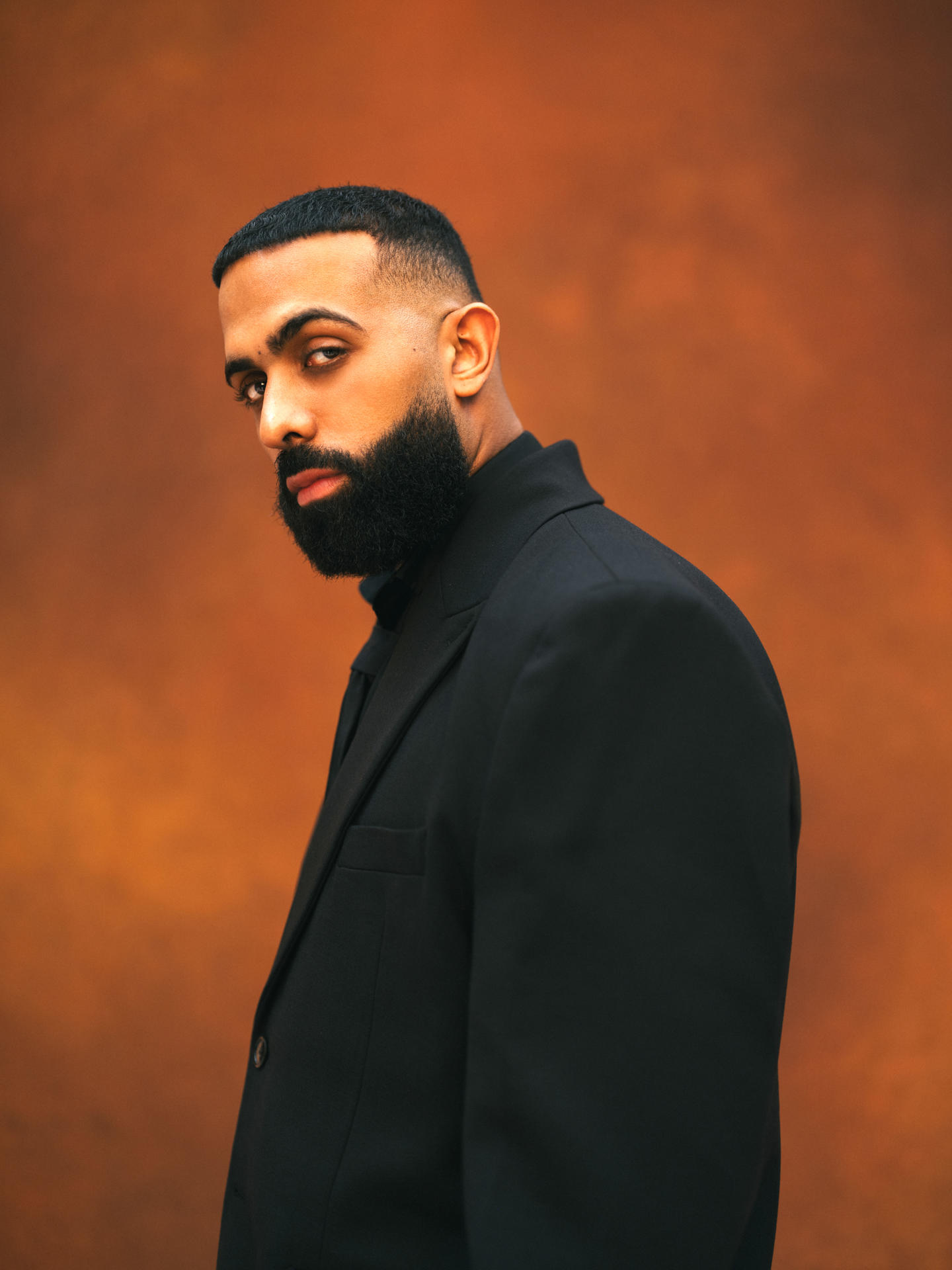 Fotografía cedida por Orliaris donde aparece el trapero puertorriqueño Eladio Carrión, quien lanzó este jueves su nuevo disco de estudio, 'Don Kbrn'. EFE/Orliaris /SOLO USO EDITORIAL /NO VENTAS /SOLO DISPONIBLE PARA ILUSTRAR LA NOTICIA QUE ACOMPAÑA /CRÉDITO OBLIGATORIO