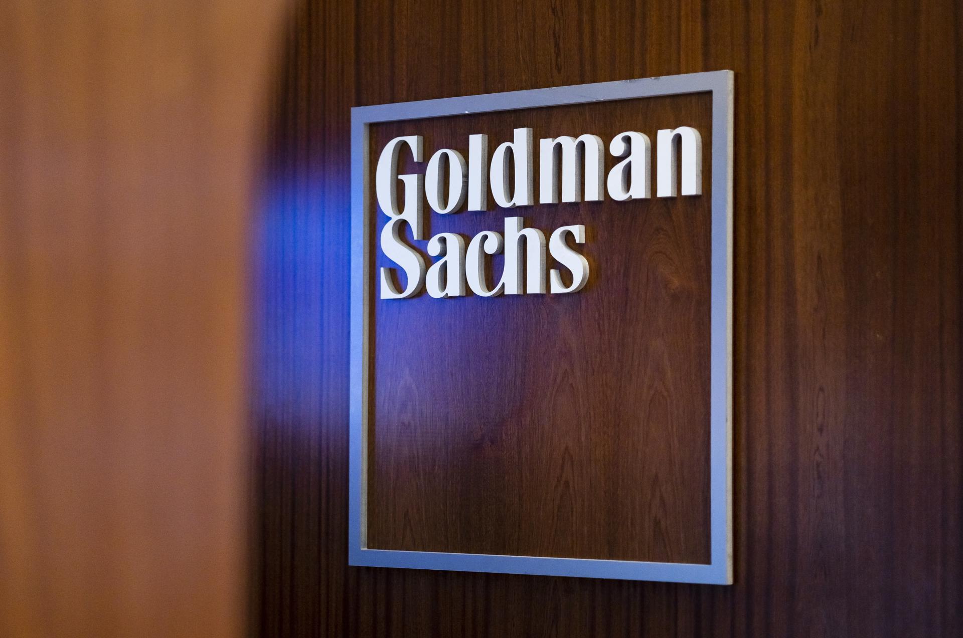 Foto de archivo del logo del banco Goldman Sachs. EFE/JUSTIN LANE