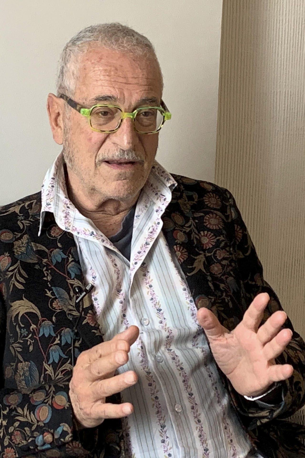- El cineasta español Lluís Miñarro aseguró este jueves en Moscú que el cine independiente español está sufriendo ya que se ha minimizado la asistencia a las salas después de la pandemia. EFE/ Anush Janbabian