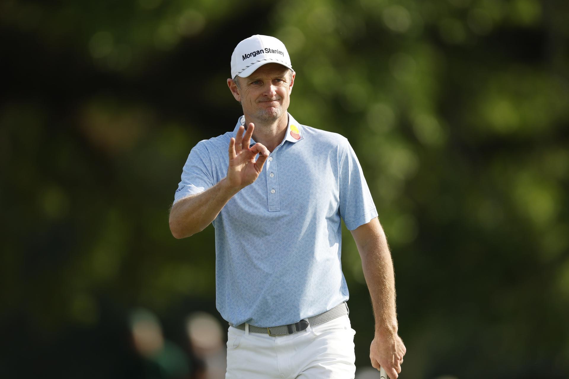 El británico Justin Rose fue el mejor en la jornada inaugural del Masters de Augusta, primer 'grande' de la temporada, con siete bajo par y tres impactos de ventaja sobre sus perseguidores. EFE/EPA/CJ GUNTHER