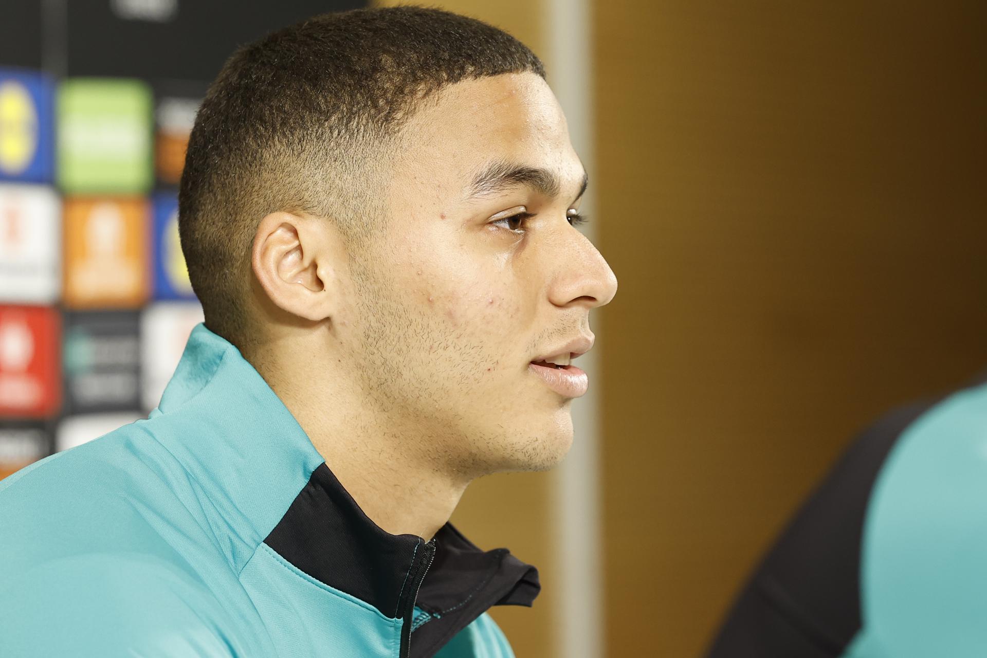 El delantero del Athletic de Bilbao, Maroan Sannadi, ha ofrecido una rueda de prensa previa al partido de Liga Europa ante el Glasgow Rangers en San Mamés, choque de vuelta de cuartos de final. EFE/ Miguel Toña