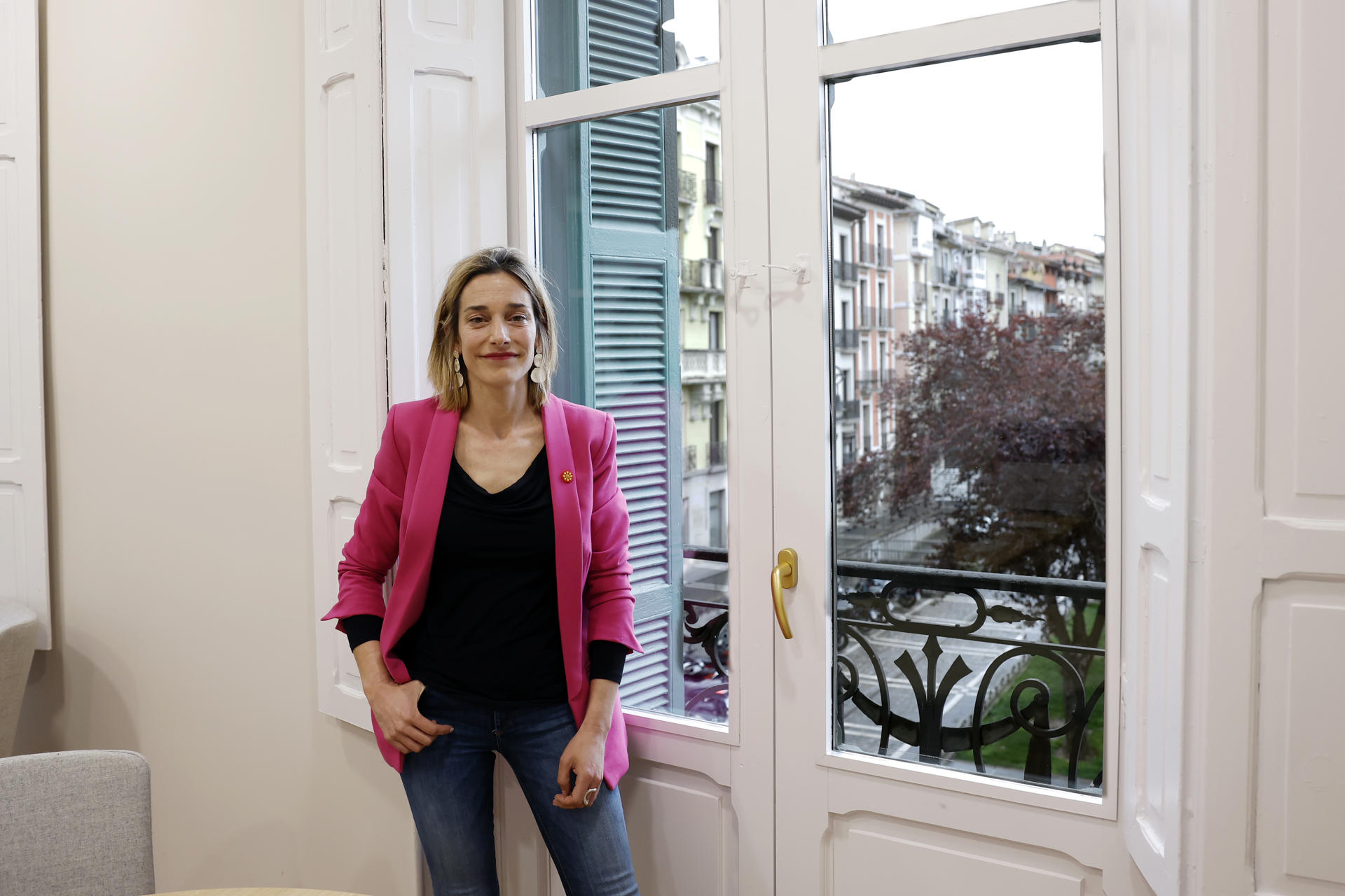 La secretaria de EH Bildu en Navarra, Miren Zabaleta, ha afirmado en una entrevista con EFE que, en cuanto a representación institucional, no tienen un "techo de cristal" y ha subrayado que, en todo caso, el acuerdo en la Comunidad Foral "entre mayorías progresistas ya es irreversible". Zabaleta (Pamplona, 1981) fue reelegida, con un 95,38% de apoyos, como Responsable Política de EH Bildu en Navarra, donde la coalición abertzale, con su abstención, facilitó en 2023 la reelección de la socialista María Chivite como presidenta del Gobierno. EH Bildu es además el socio presupuestario del PSN-PSOE en Navarra. EFE/ Jesús Diges