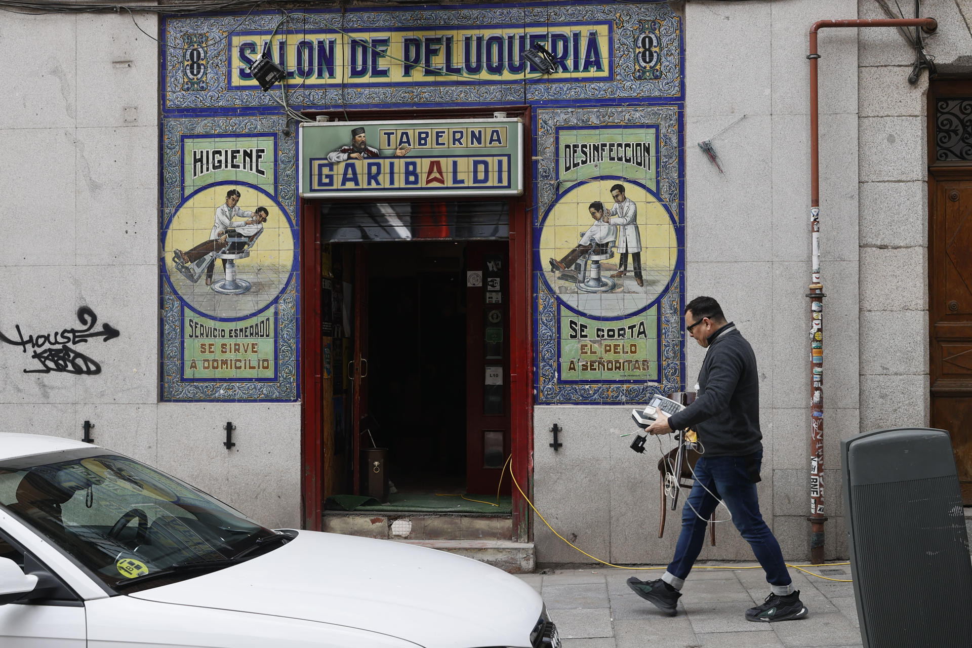 Imagen de archivo (14/03/2024) de la Taberna Garibaldi en Madrid, fundada por varios socios, entre los que figura el exvicepresidente del Gobierno y fundador de Podemos Pablo Iglesias . EFE/ Fernando Alvarado