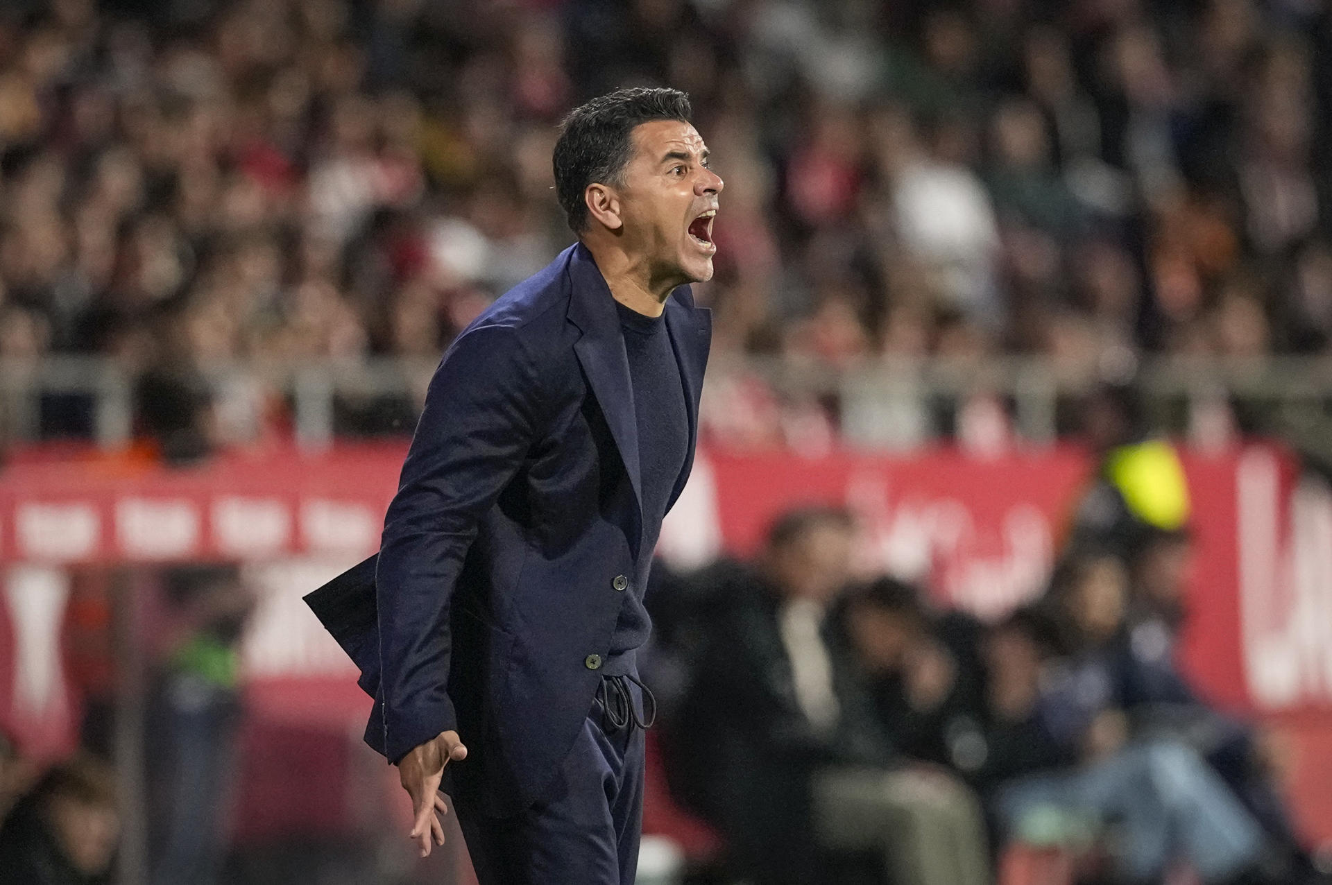 El técnico del Girona, Míchel Sánchez, durante el encuentro del pasado lunes contra el Betis en el estadio de Montilivi. EFE / David Borrat.