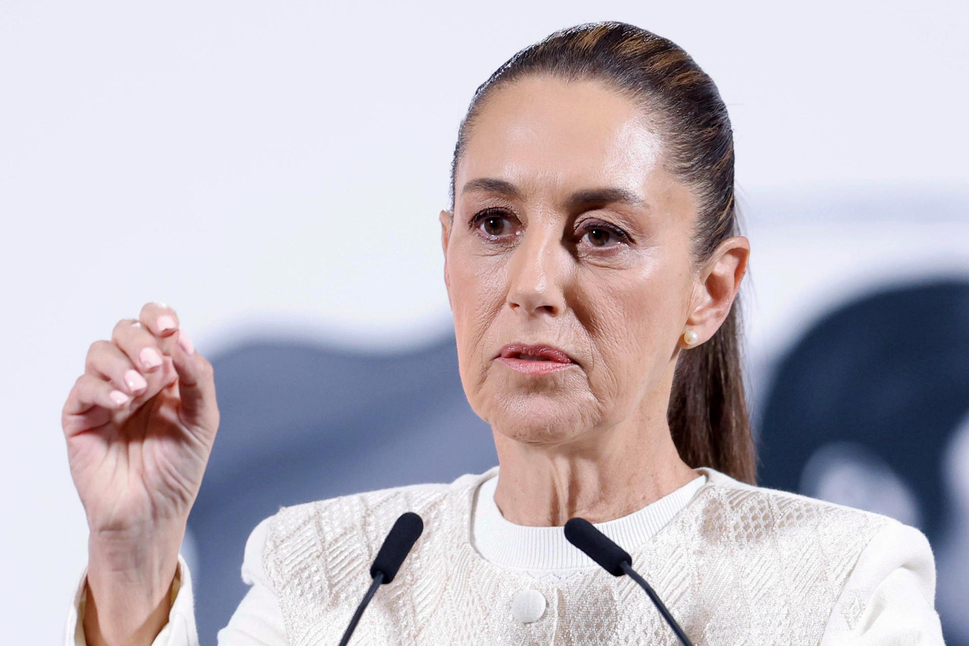 La presidenta de México, Claudia Sheinbaum, habla este miércoles durante una rueda de prensa en Palacio Nacional de la Ciudad de México (México). EFE/Sáshenka Gutiérrez