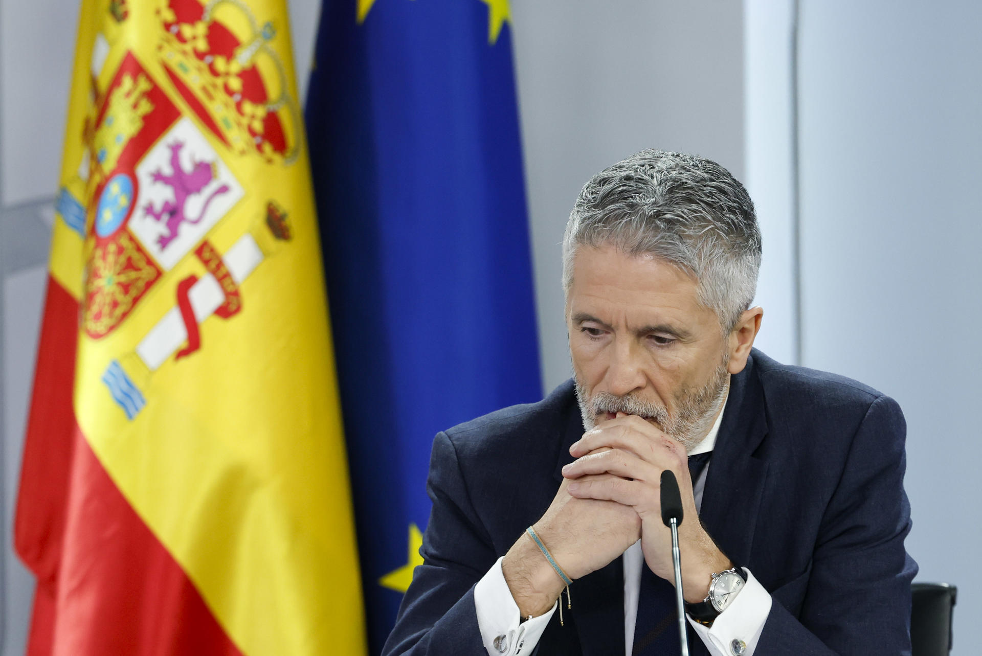 El ministro de Interior, Fernando Grande-Marlaska, durante la rueda de prensa posterior a la reunión del Consejo de Ministros este martes en el complejo del Palacio de la Moncloa, en Madrid. EFE/ Javier Lizón