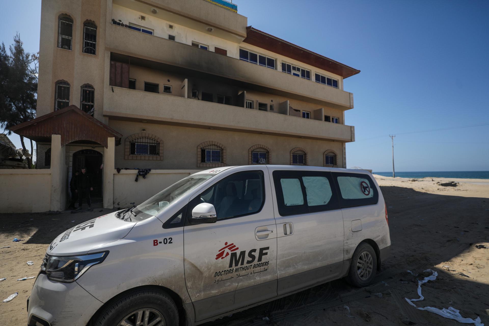 El edificio dañado de Médicos Sin Fronteras en el oeste de Jan Yunis, en el sur de la Franja de Gaza, 21 de febrero de 2024. EFE/EPA/MOHAMMED SABER