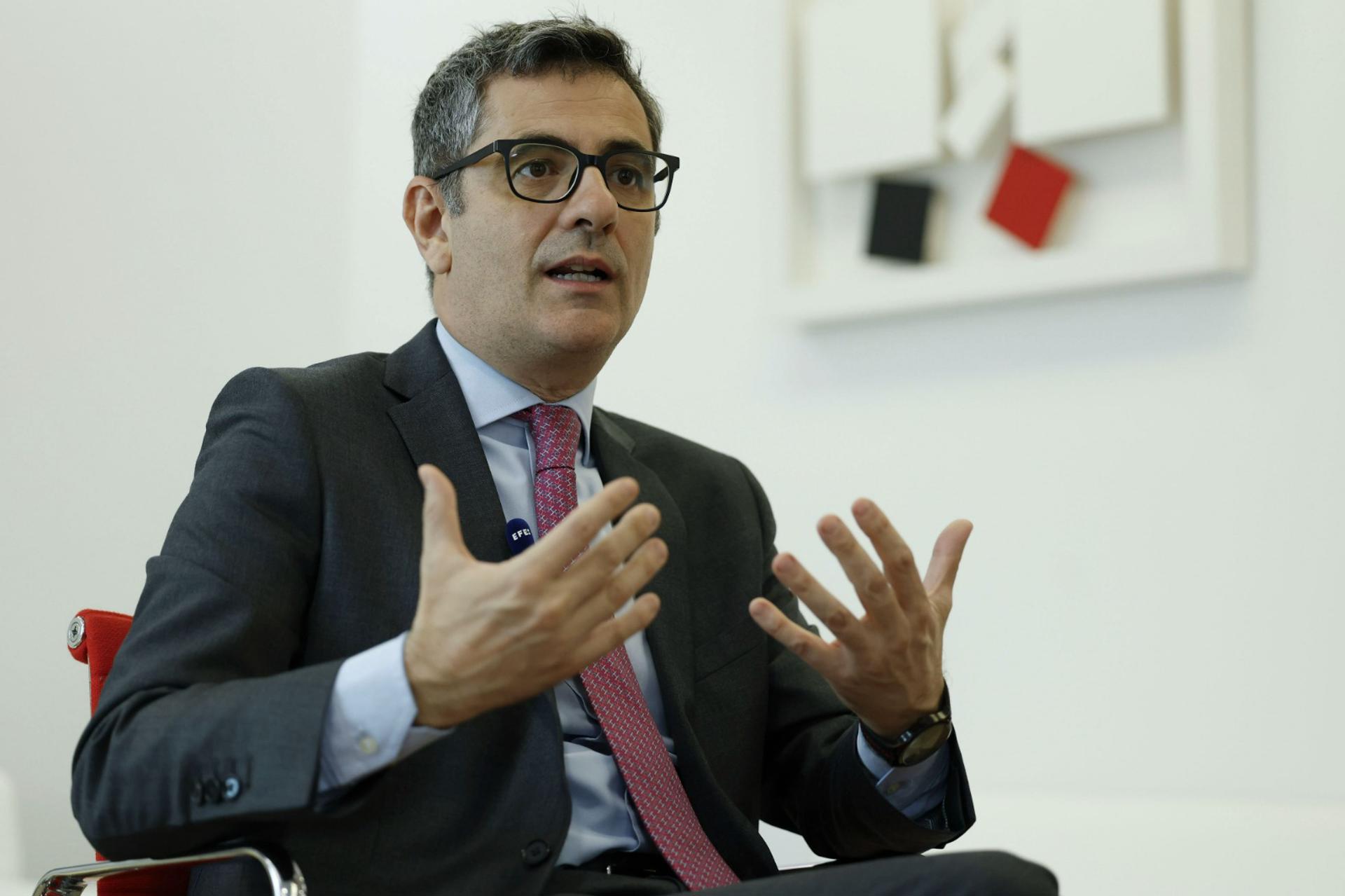 El ministro de la Presidencia, Justicia y Relaciones con las Cortes, Félix Bolaños, ha asegurado que la mediación es imprescindible para descongestionar los tribunales y ha apostado por los medios alternativos de solución de conflictos (MASC) para poder pasar de "la cultura del litigio a la cultura del acuerdo". EFE/Juan Carlos Hidalgo