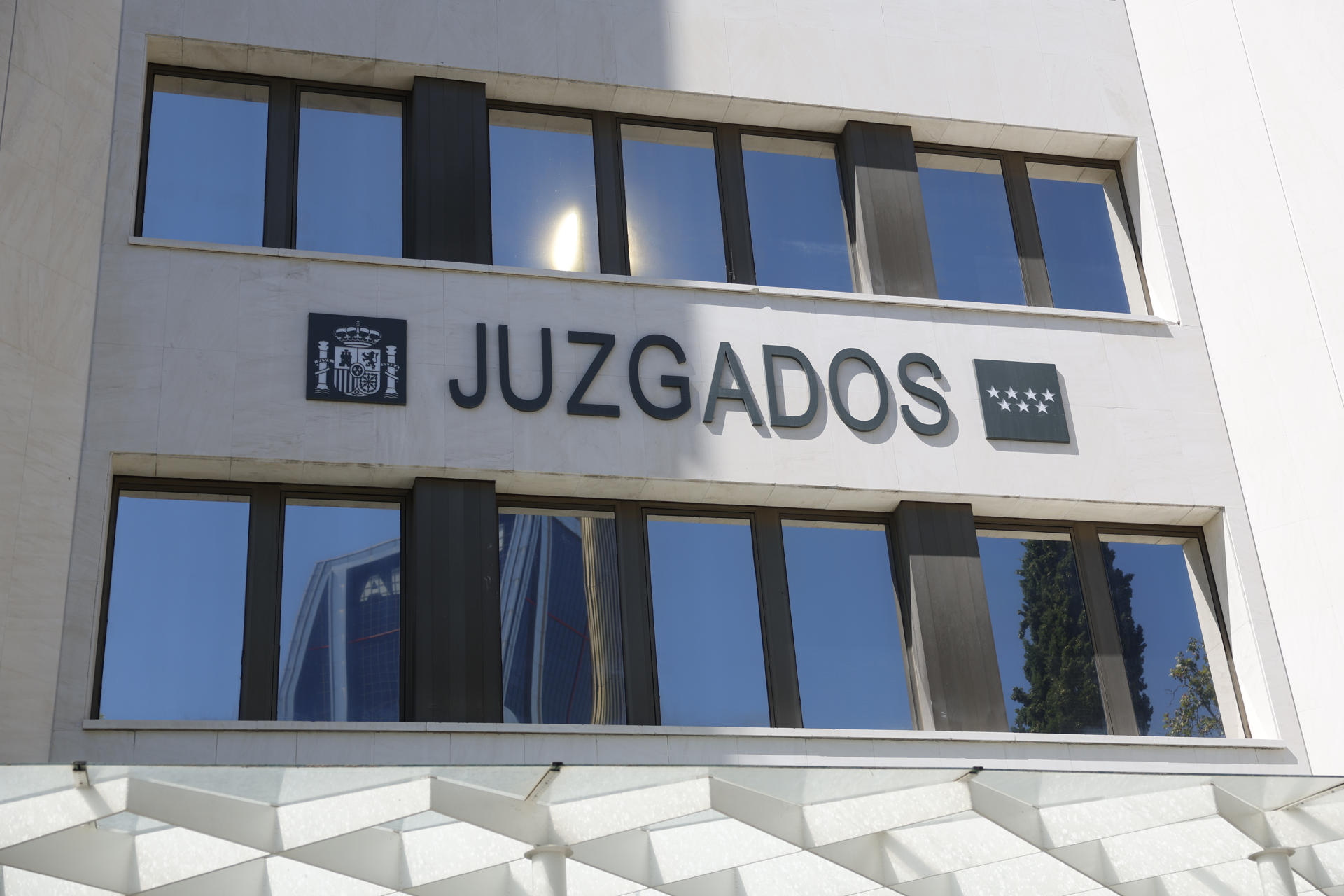 Imagen de archivo de la fachada de los juzgados situados en la madrileña plaza de Castilla. EFE/ Mariscal
