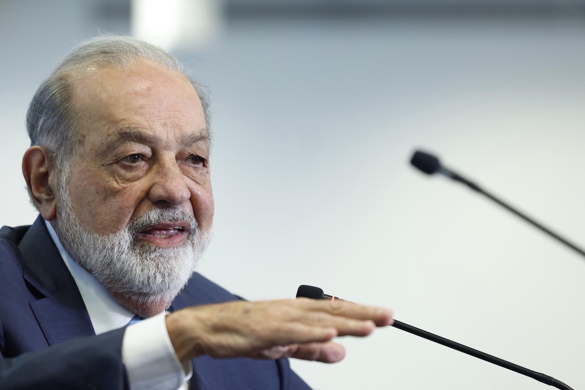 El empresario mexicano Carlos Slim Helú habla durante una rueda de prensa en Ciudad de Mexico (México). Imagen de archivo. EFE/Sáshenka Gutiérrez