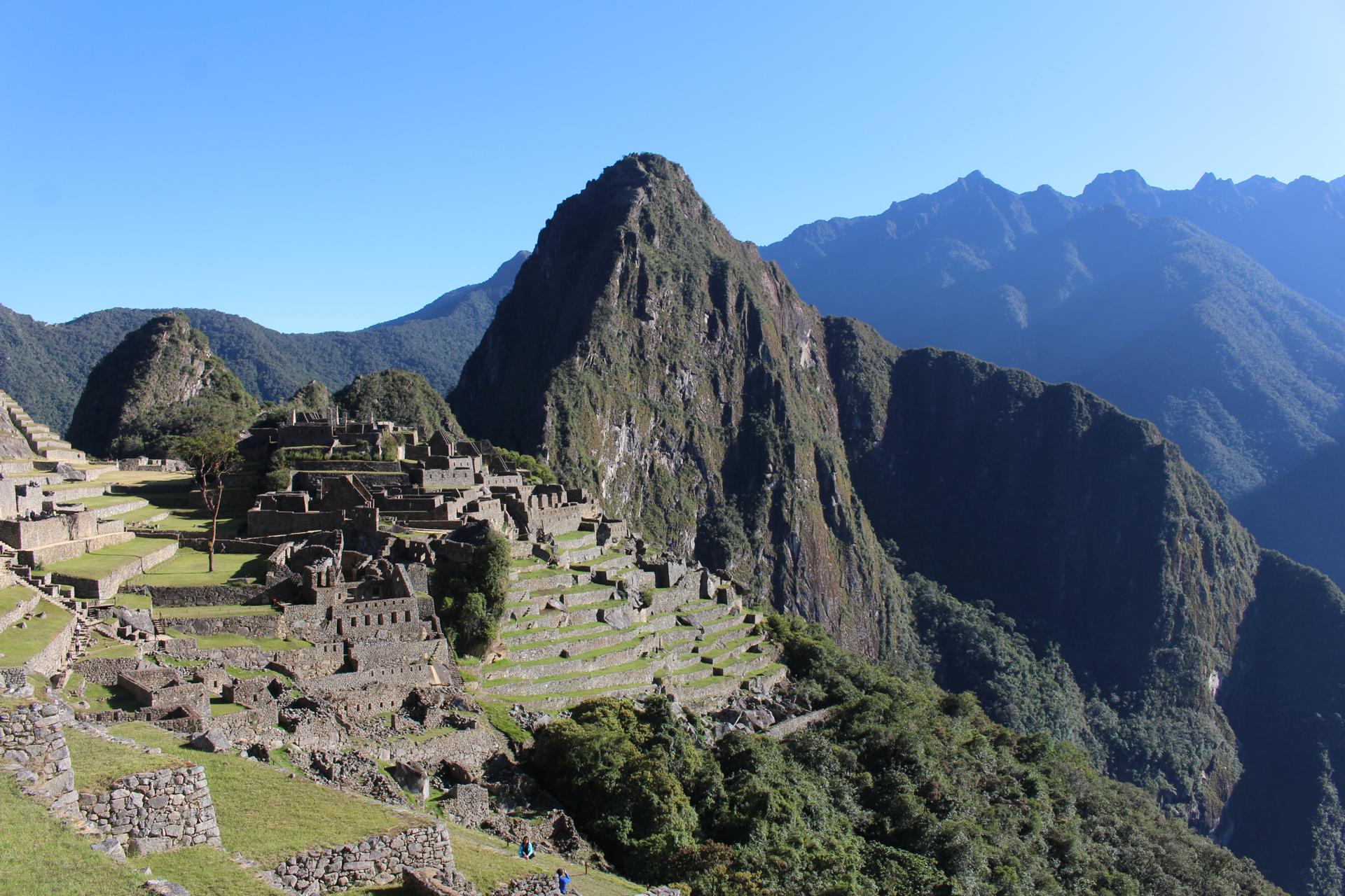 Fotografía de archivo en donde se ve una vista general de la ciudadela prehispánica de Machu Picchu (Perú). EFE/ Paula Bayarte
