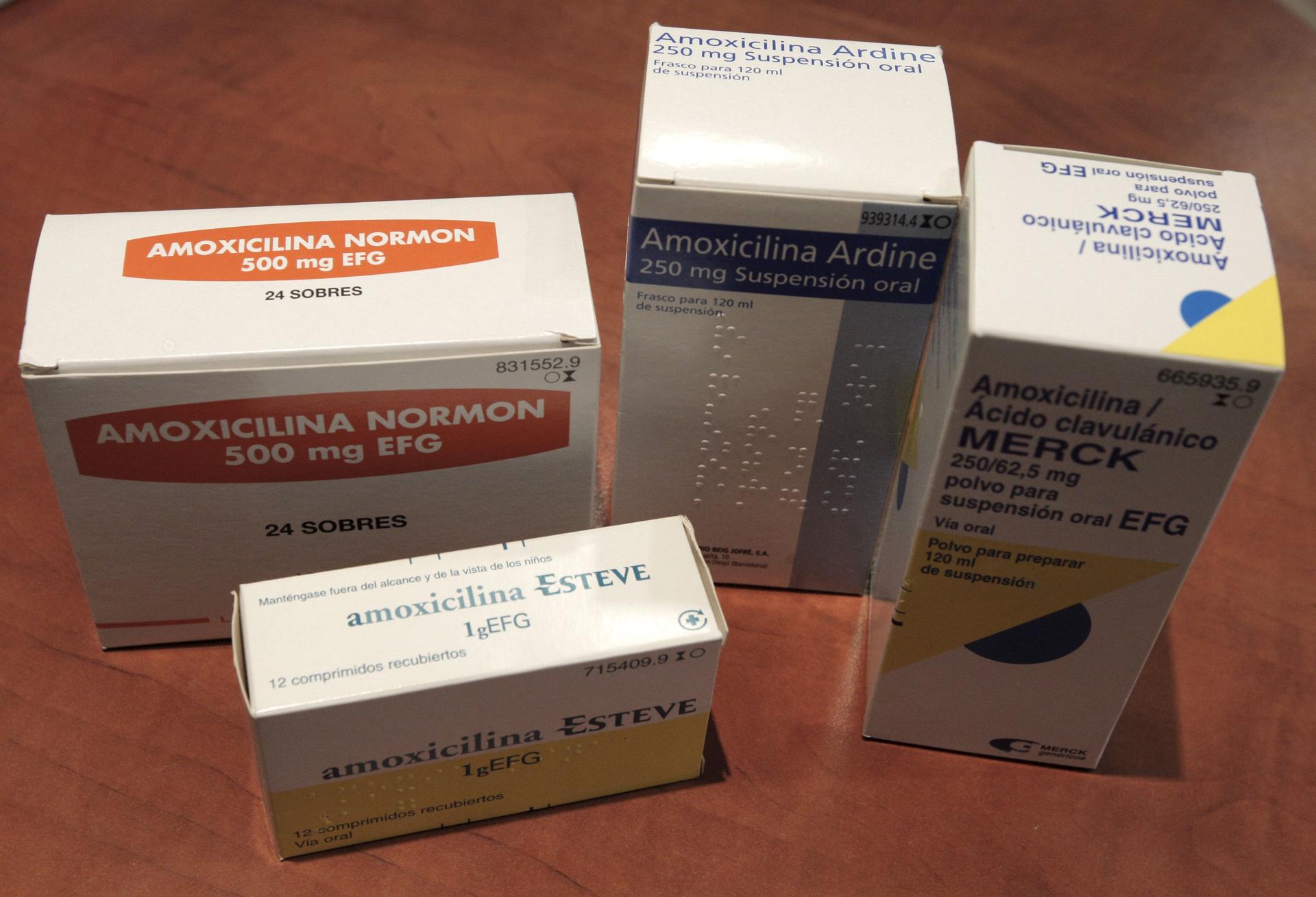 Imagen de archivo de envases de medicamentos.
EFE/Emilio Naranjo