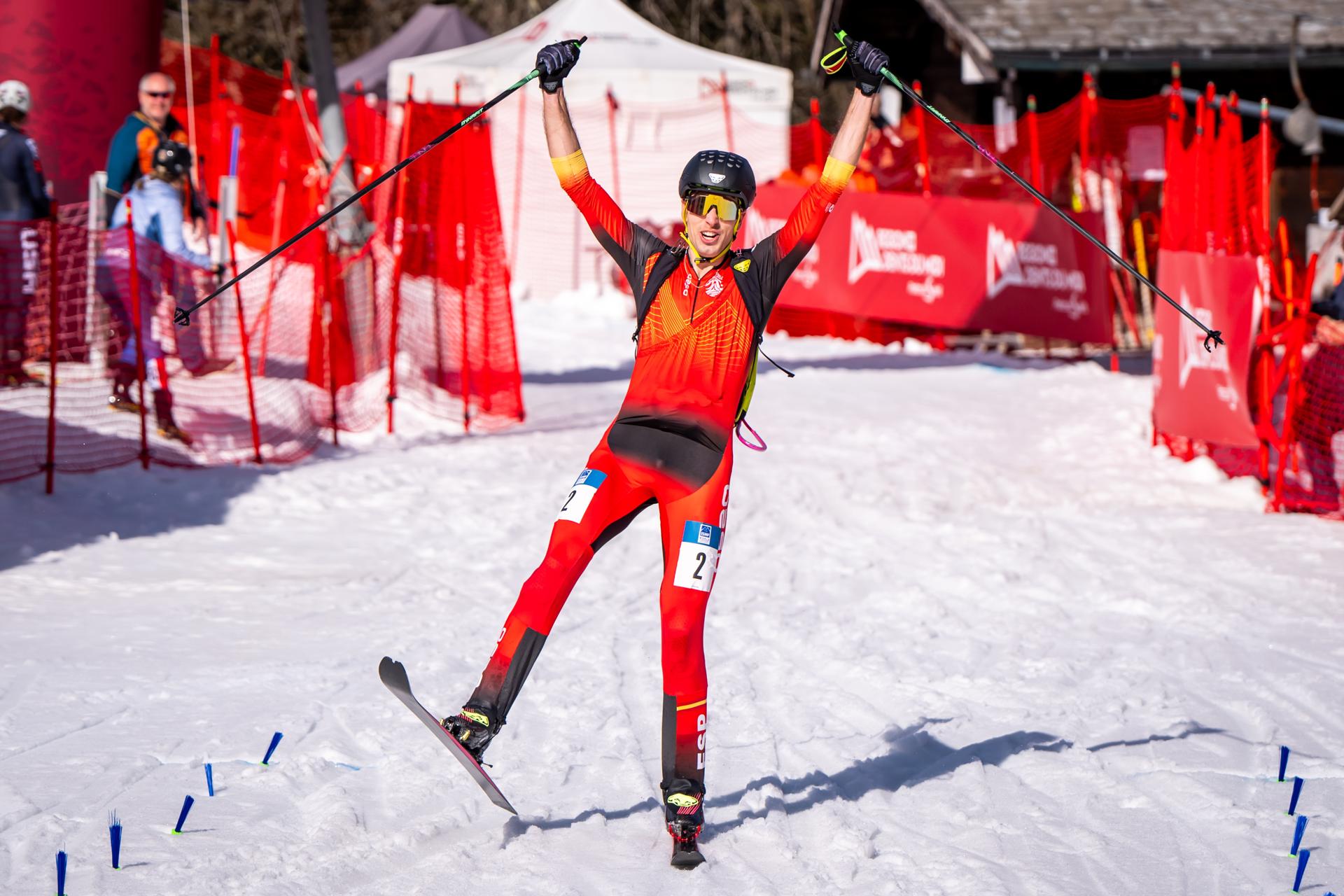 El español Oriol Cardona se proclamó este sábado campeón de la Copa del Mundo de sprint de esquí de montaña en foto de archivo de MAXIME SCHMID. EFE/EPA/