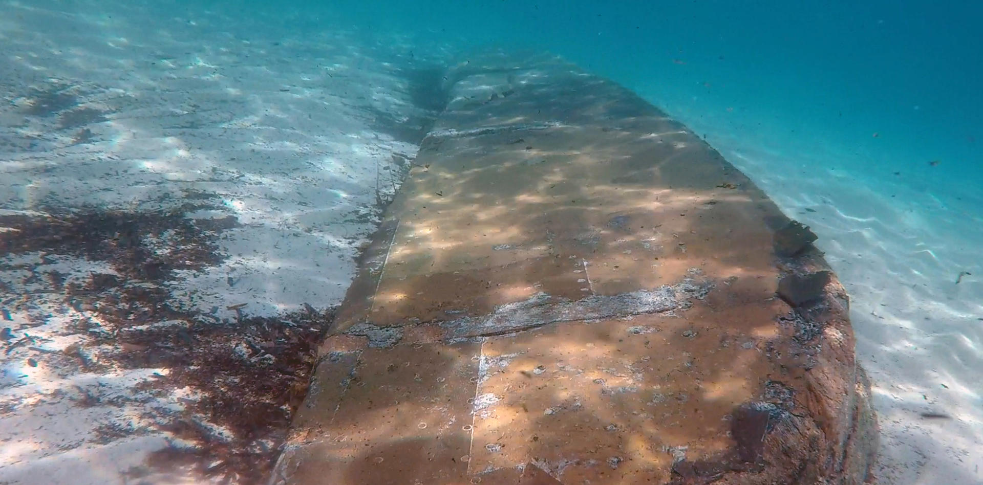 El mar de la isla italiana de Sicilia (sur) ha revelado los restos de una antigua batalla naval, probablemente la de Cabo Passaro del 1718, que enfrentó a españoles e ingleses y que concluyó con varios hundimientos de navíos de España y triunfo británico. En la imagen, restos de una batalla naval entre españoles e ingleses en el siglo XVIII en aguas de la isla italiana de Sicilia. EFE/  Regione Sicilia/SOLO USO EDITORIAL/SOLO DISPONIBLE PARA ILUSTRAR LA NOTICIA QUE ACOMPAÑA (CRÉDITO OBLIGATORIO)