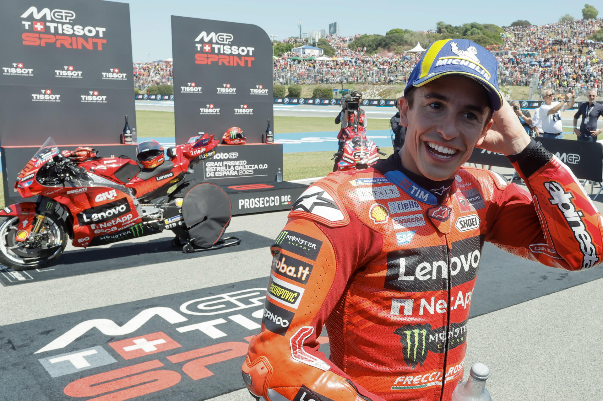 El piloto español Marc Márquez (Ducati Desmosedici GP25) durante en la carrera al 'sprint' del Gran Premio de España de MotoGP en el circuito 'Ángel Nieto' de Jerez de la Frontera. EFE/ Jose Manuel Vidal