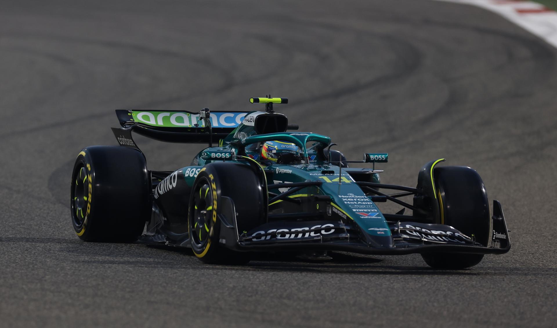 SAKHIR (Bahrain), 11/04/2025.- El español Fernando Alonso (Aston Martin), doble campeón mundial de Fórmula Uno, este viernes en la jornada de entrenamientos libres para el Gran Premio de Baréin, el cuarto del año. EFE/EPA/ALI HAIDER
australiano Oscar Piastri, de McLaren, que marcó el mejor tiempo este viernes en la jornada de entrenamientos libres para el Gran Premio de Baréin, el cuarto del Mundial de Fórmula Uno. EFE/EPA/ALI HAIDER
