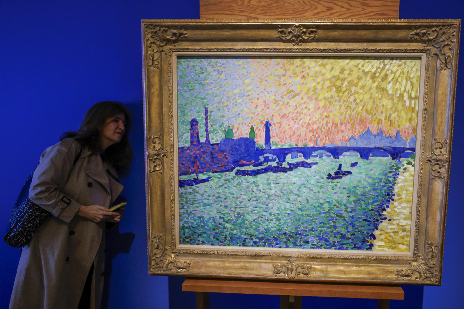 El Museo Thyssen-Bornemisza presenta el estudio técnico y la restauración de 'El puente de Waterloo' (1906), de André Derain, realizados gracias a una campaña de micromecenazgo, este jueves. EFE/Sergio Pérez
