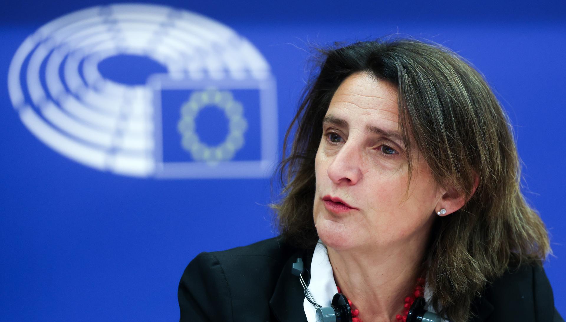 La vicepresidenta para la Transición Limpia y responsable de la política de competencia de la Comisión Europea, Teresa Ribera. EFE/EPA/OLIVIER HOSLET