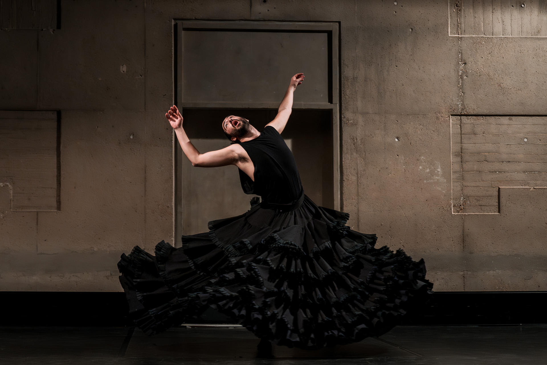 El almeriense Julio Ruiz se ha convertido en el primer bailaor y coreógrafo de flamenco del mundo en ser becado por el Centre National de la Danse (CND) y la Cité Internationale des Arts de París, ciudad en la que trabaja en pro de un flamenco al que por sí solo considera un poder y un milagro. EFE/ Frantz Vaillant/ Duy-Laurent TRAN // SOLO USO EDITORIAL/SOLO DISPONIBLE PARA ILUSTRAR LA NOTICIA QUE ACOMPAÑA (CRÉDITO OBLIGATORIO)