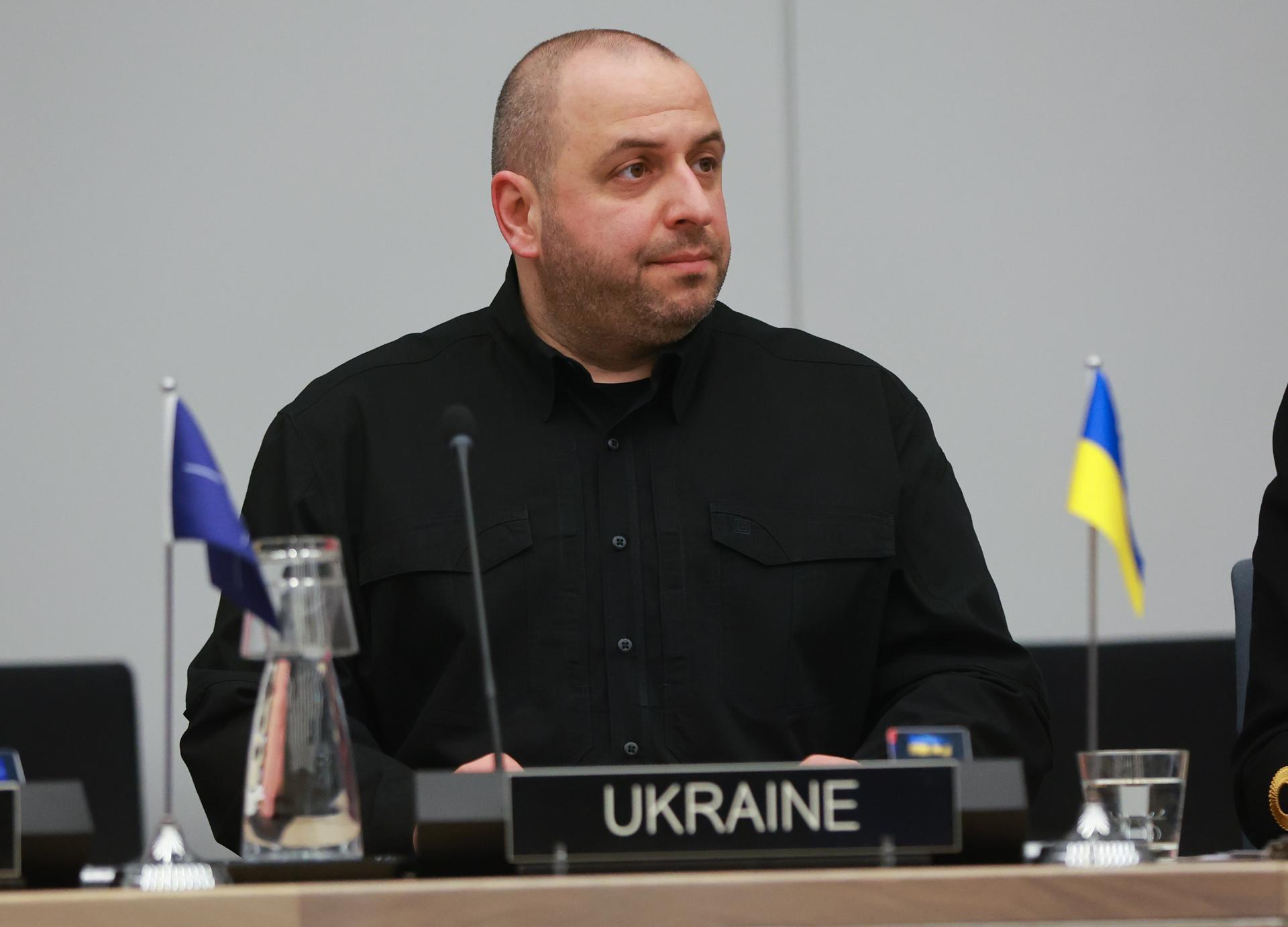 El ministro de Defensa de Ucrania, Rustem Umerov, asiste a una reunión de la Coalición de Ministros de Defensa Dispuestos por Ucrania en la sede de la OTAN en Bruselas, Bélgica, el 10 de abril de 2025. (Bélgica, Ucrania, Bruselas) EFE/EPA/OLIVIER HOSLET