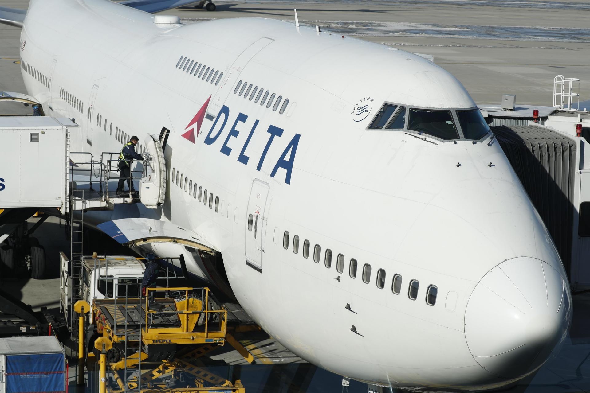 Fotografía de archivo en donde se ve un avión Boeing 747 de Delta Air Lines. EFE/JEON HEON-KYUN