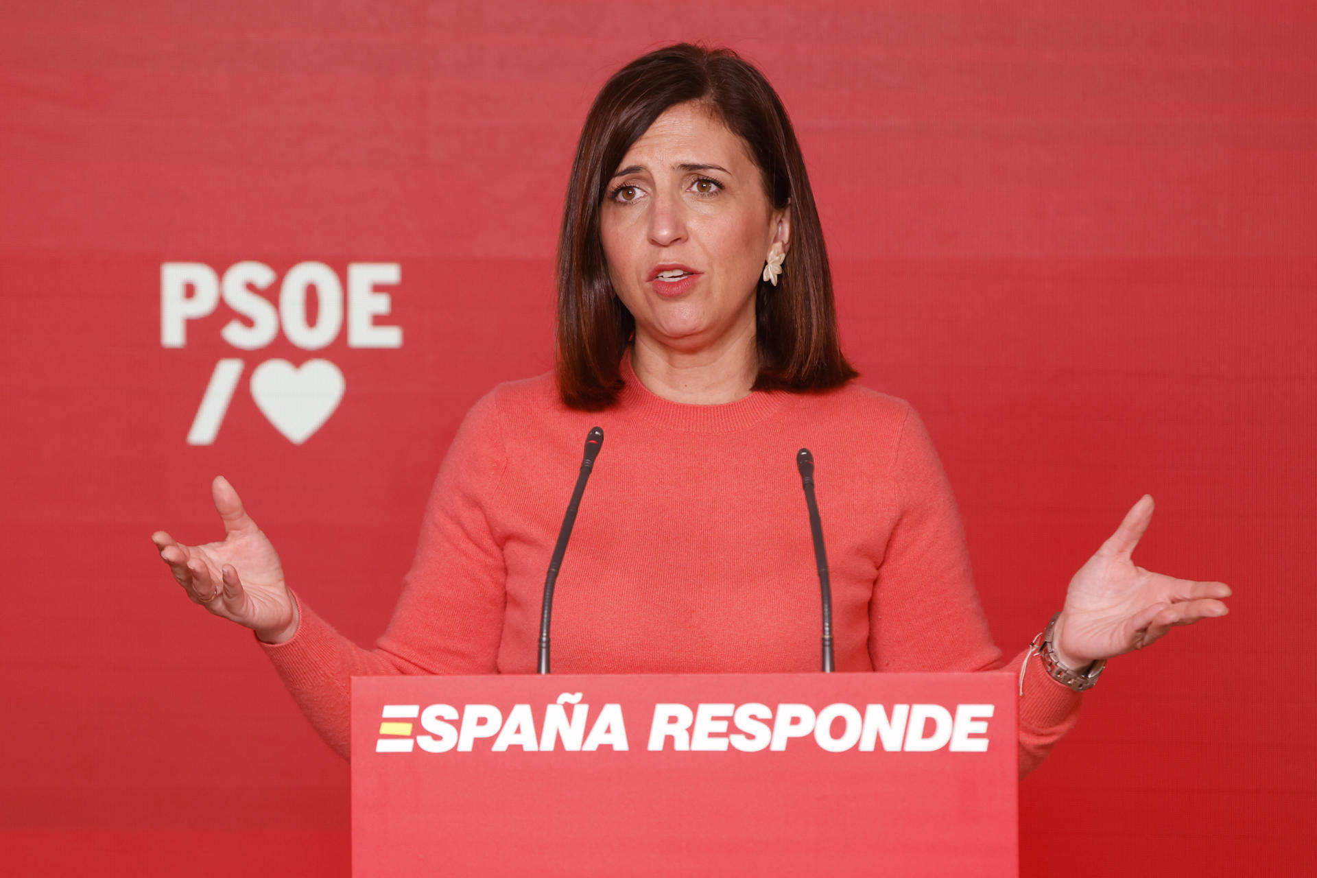 Comparece en rueda de prensa la portavoz del partido socialista, Esther Peña, este lunes en Madrid. EFE/Blanca Millez