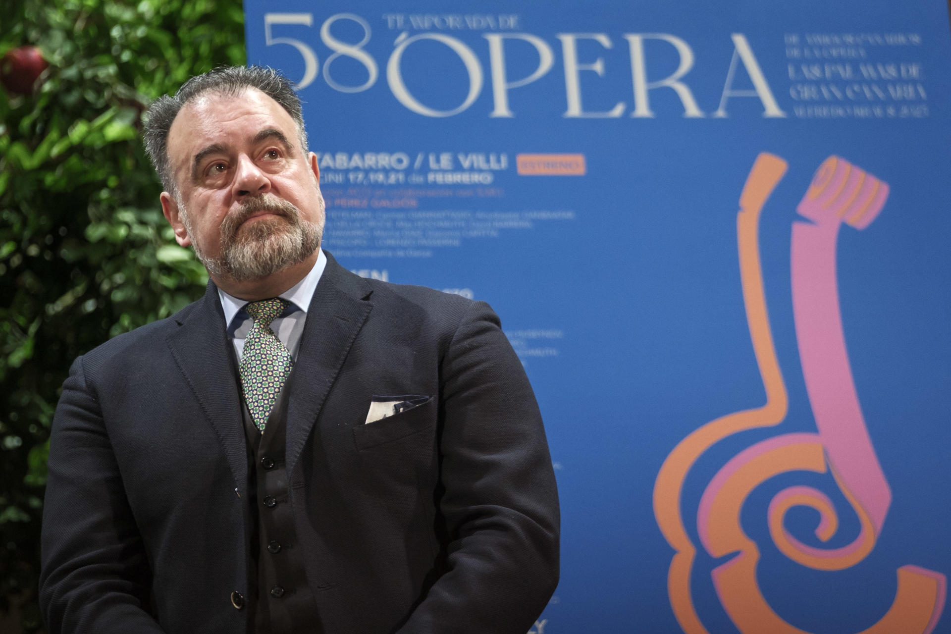 El barítono Carlos Álvarez, en un momento de la presentación este miércoles en rueda de prensa del montaje de 'Don Giovanni', de Mózart, programado en la 58 temporada de ópera de Las Palmas de Gran Canaria. EFE/Ángel Medina G.