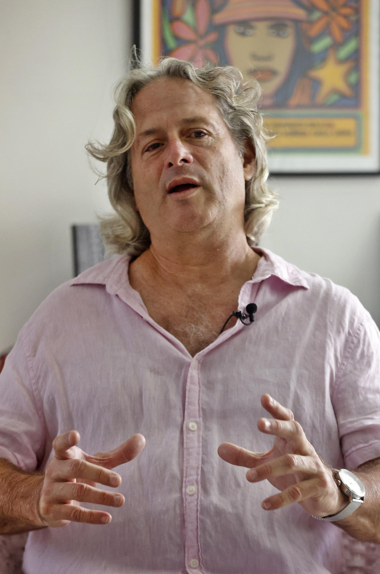 El presidente del Festival Internacional de Cine Pobre de Gibara, Sergio Benvenuto, habla durante una entrevista con EFE el 09 de abril de 2025 en La Habana (Cuba). EFE/ Ernesto Mastrascusa