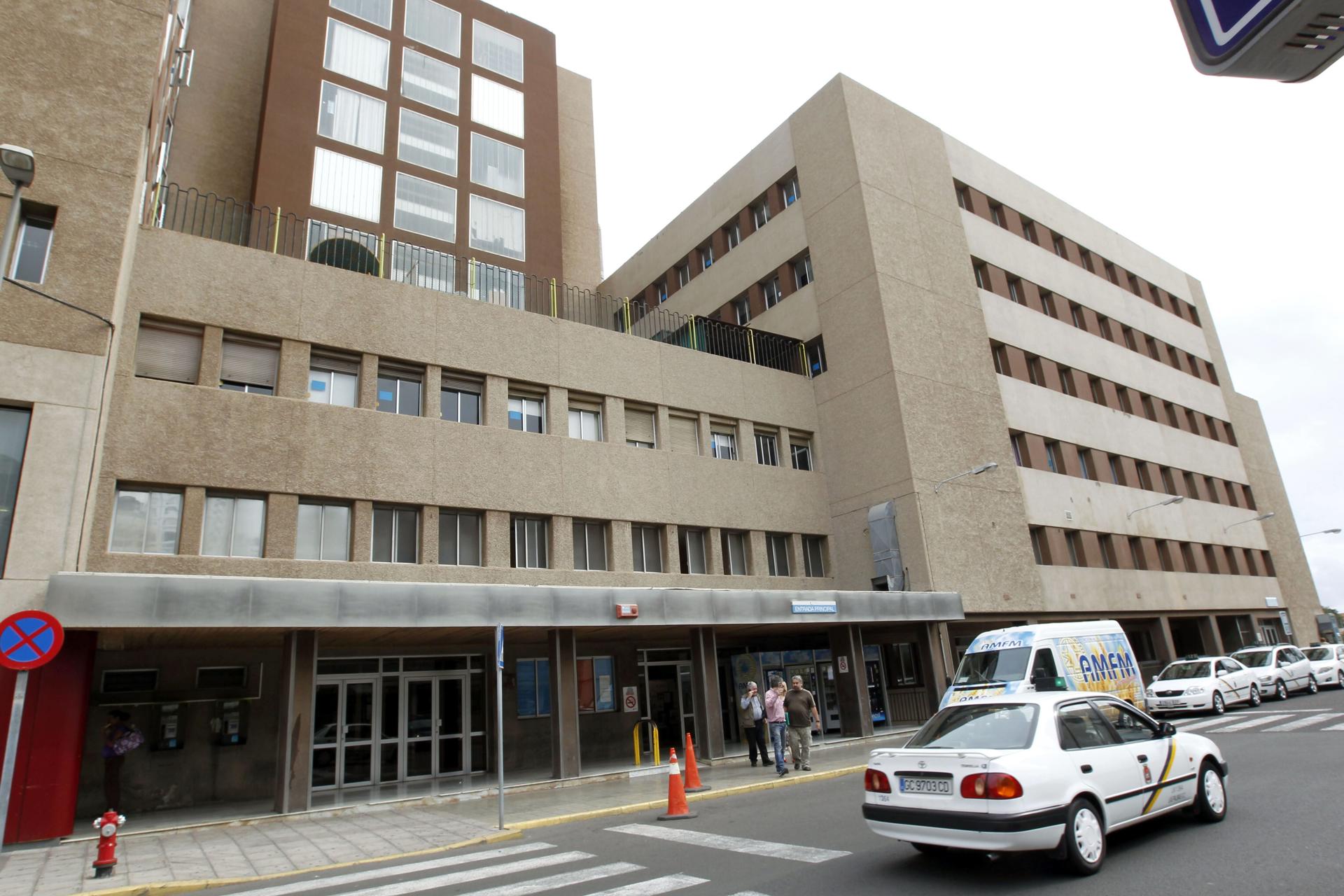 Imagen de archivo de la fachada del Hospital Materno Infantil de Las Palmas de Gran Canaria. EFE/Elvira Urquijo A.