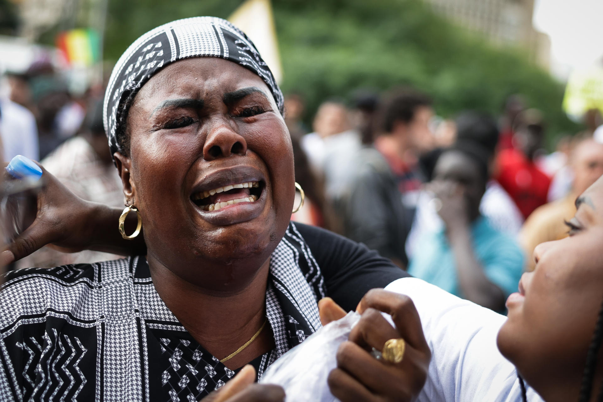 Senegaleses protestan pidiendo justicia y en contra de la muerte del inmigrante senegalés Ngagne Mbaye a manos de la policía, este 14 de abril de 2025 en São Paulo (Brasil). EFE/ Isaac Fontana