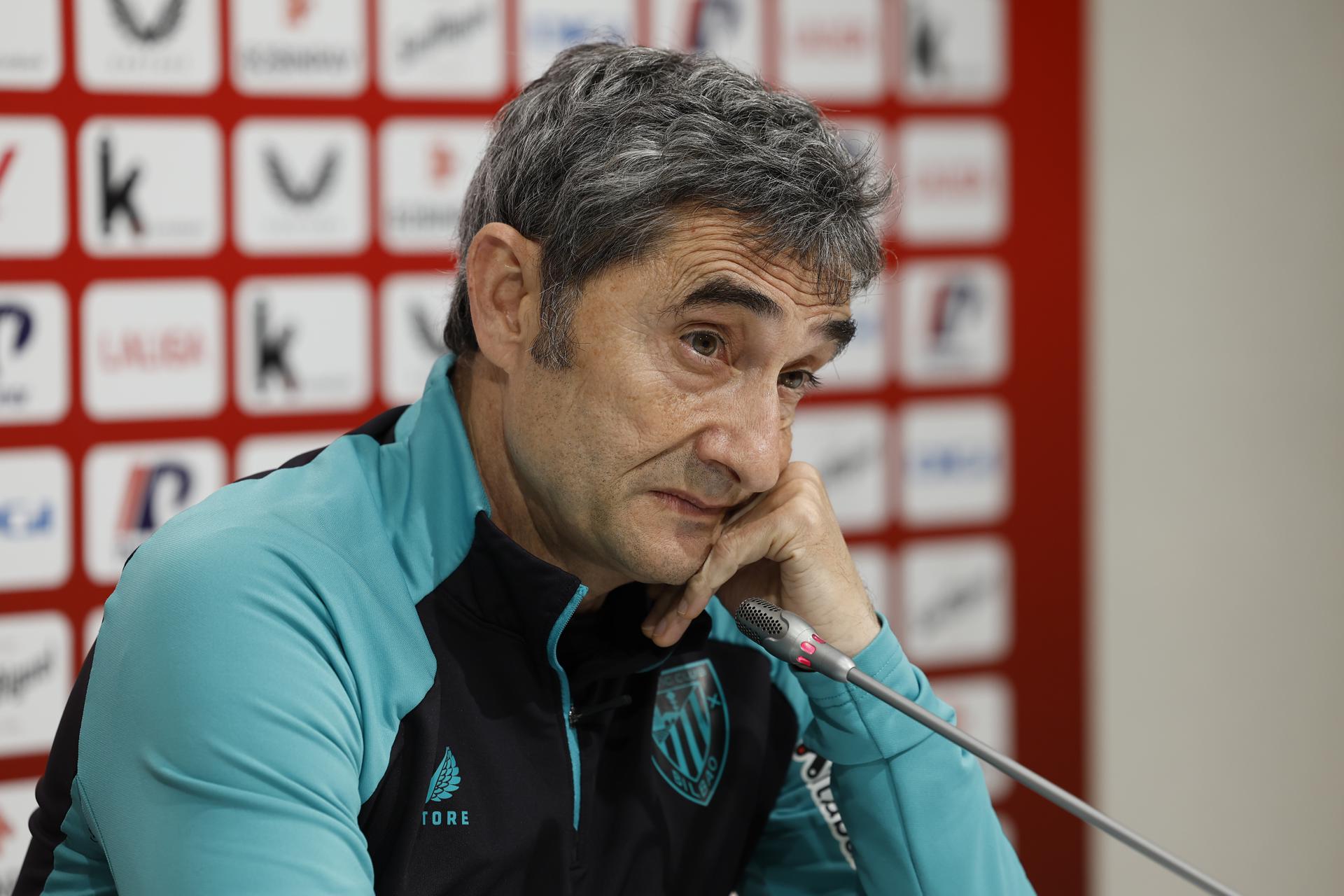 El técnico del Athletic de Bilbao, Ernesto Valverde, ha ofrecido este sábado una rueda de prensa previa al partido liguero del domingo ante el Real Madrid en el Santiago Bernabéu. EFE/ Miguel Toña