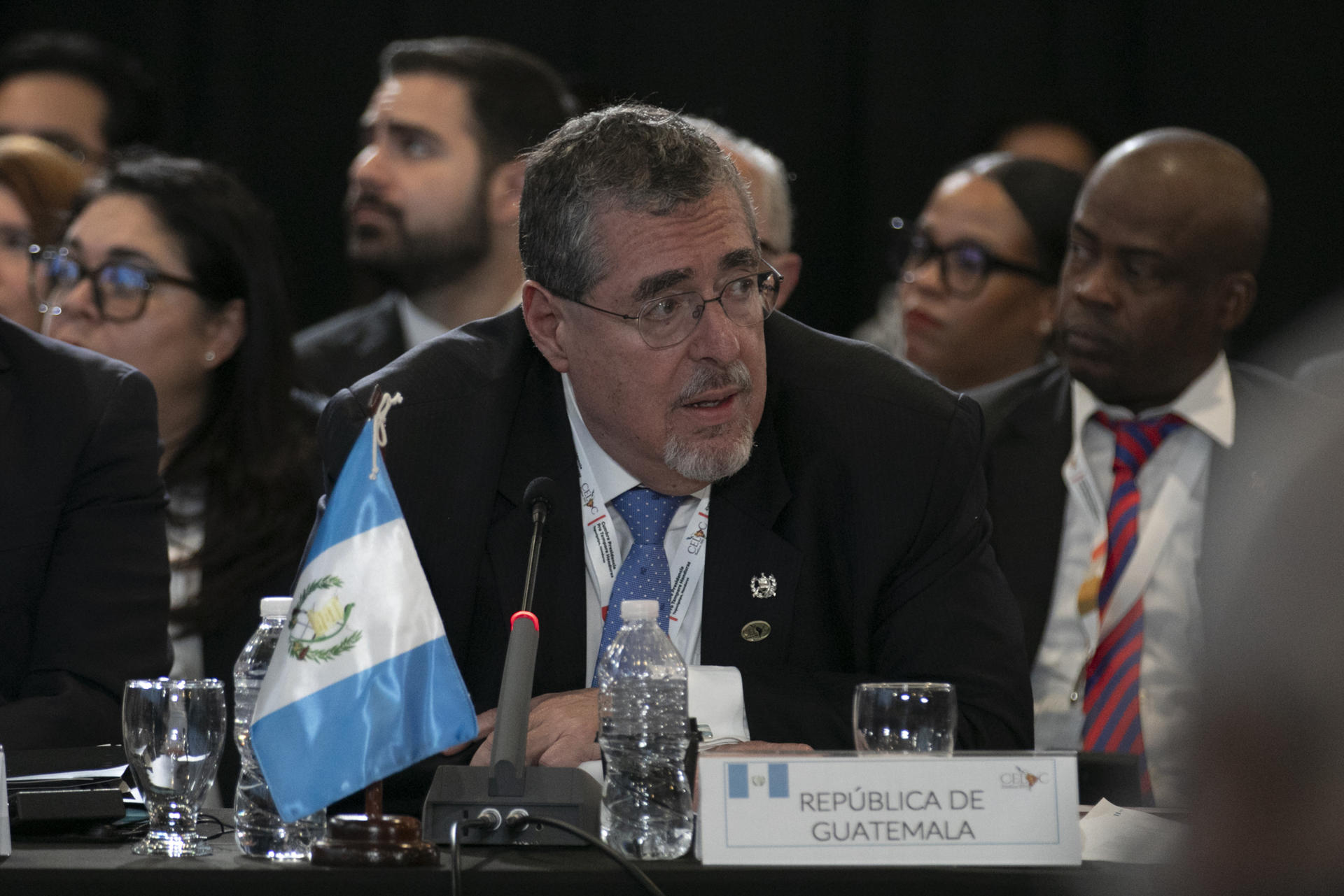 El presidente de Guatemala, Bernardo Arévalo, participa en la IX Cumbre de la Comunidad de Estados Latinoamericanos y Caribeños (Celac) este 9 de abril de 2025, en Tegucigalpa (Honduras). EFE/ Str