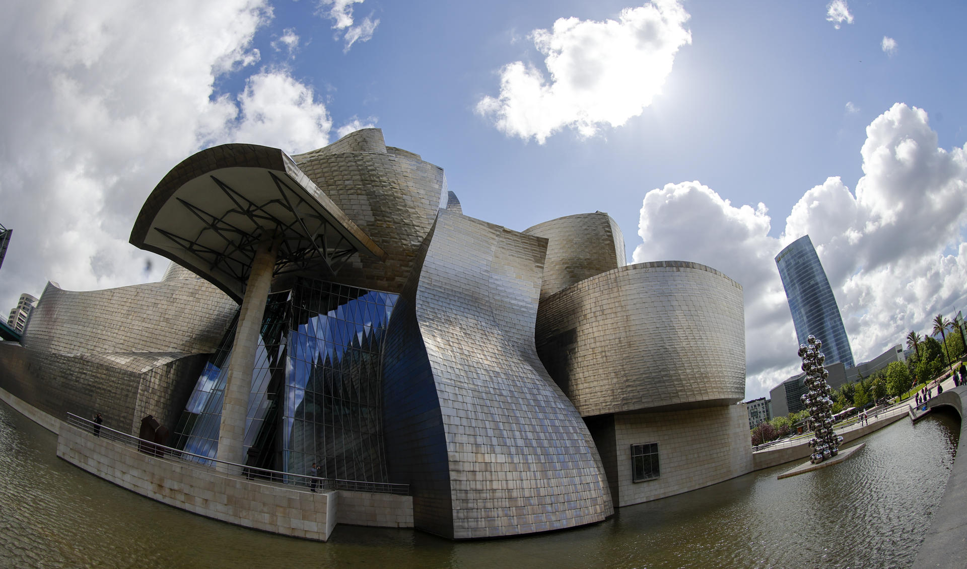 Vista del museo Guggenheim de Bilbao. EFE/Luis Tejido