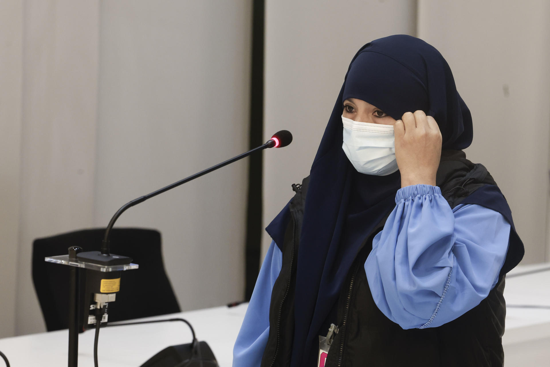 Vista del juicio este martes en la Audiencia Nacional juzga por terrorismo yihadista a una mujer detenida en 2023 en Vitoria en posesión de una "ingente" cantidad de material de adoctrinamiento. EFE/ Javier Lizón / POOL