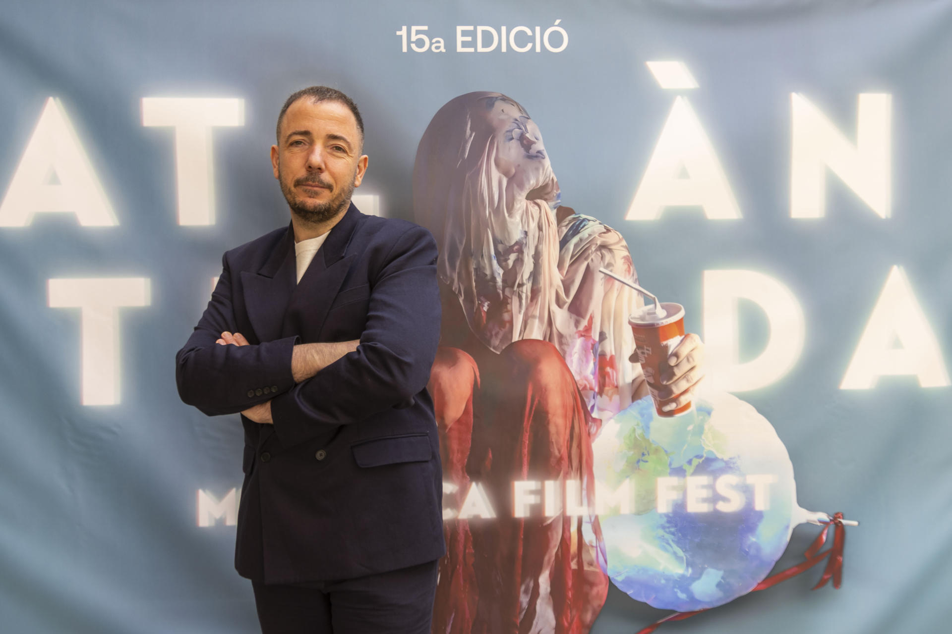 El director del Atlàntida Mallorca Film Fest, Jaume Ripoll presenta la décimo quinta edición del festival y todas las actividades en torno al evento, que tendrá lugar el próximo verano. El Atlàntida Mallorca Film Fest celebrará del 27 de julio al 3 de agosto su décimo quinta edición consagrado como el mayor evento cinematográfico de Baleares y con "ambición expansiva" para continuar ampliando las películas exhibidas (70 este año) y los conciertos de artistas y bandas emergentes.EFE/CATI CLADERA