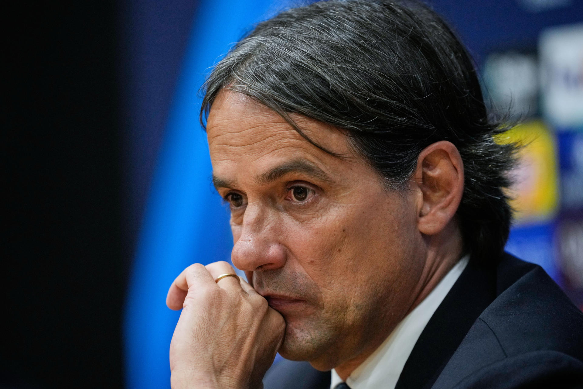 El entrenador del Inter, Simone Inzaghi, durante la rueda de prensa ofrecida este martes en el estadio olímpico Lluis Companys, en Barcelona, previo al partido de ida de las semifinales de la Liga de Campeones que disputarán mañana FC Barcelona e Inter de Milán. EFE/Alejandro García