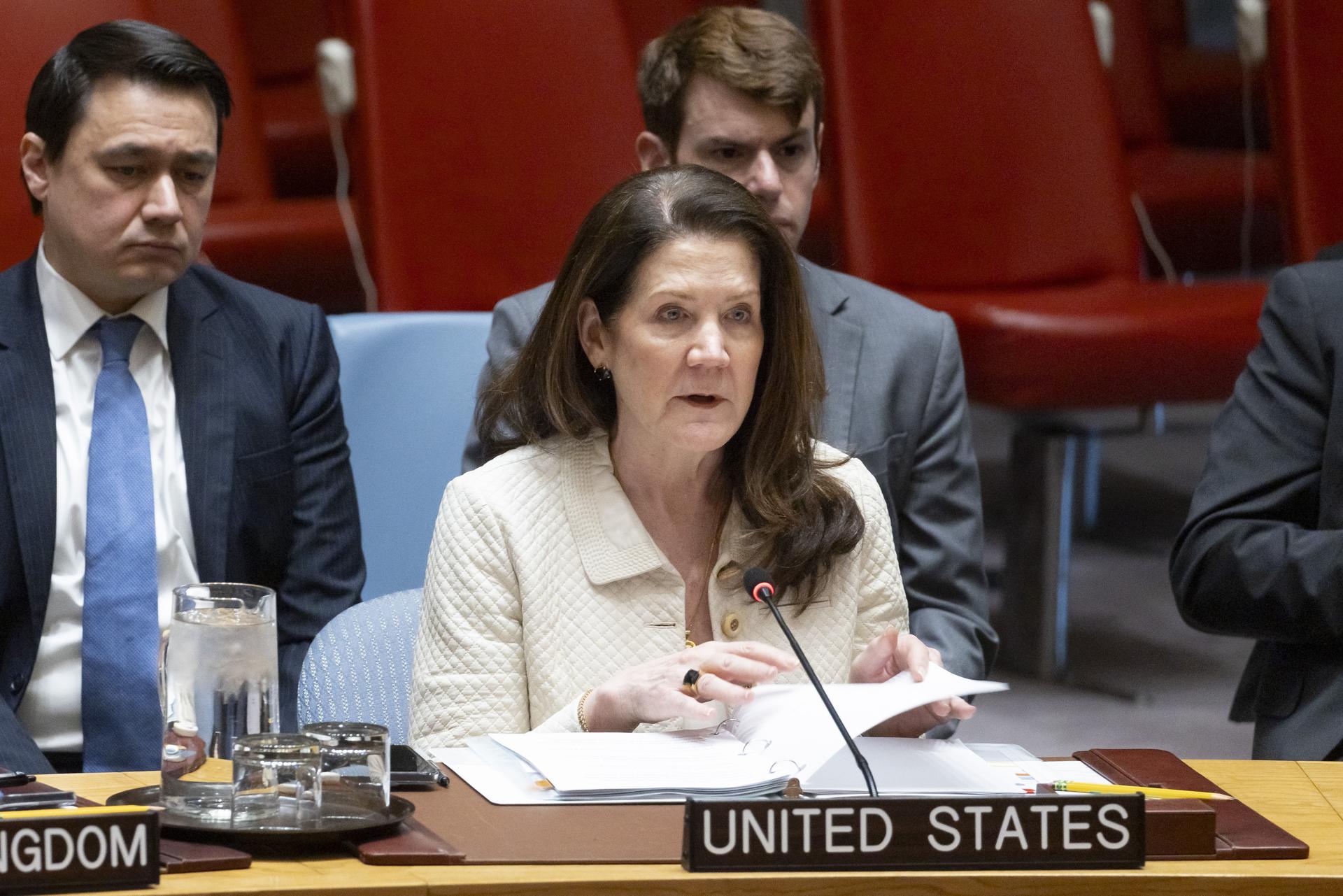 La representante interina de Estados Unidos ante la ONU, Dorothy Shea, al intervenir este martes, 8 de abril, ante el Consejo de Seguridad de las Naciones Unidas, en la sede del organismo, en Nueva York (EE.UU.). EFE/Justin Lane