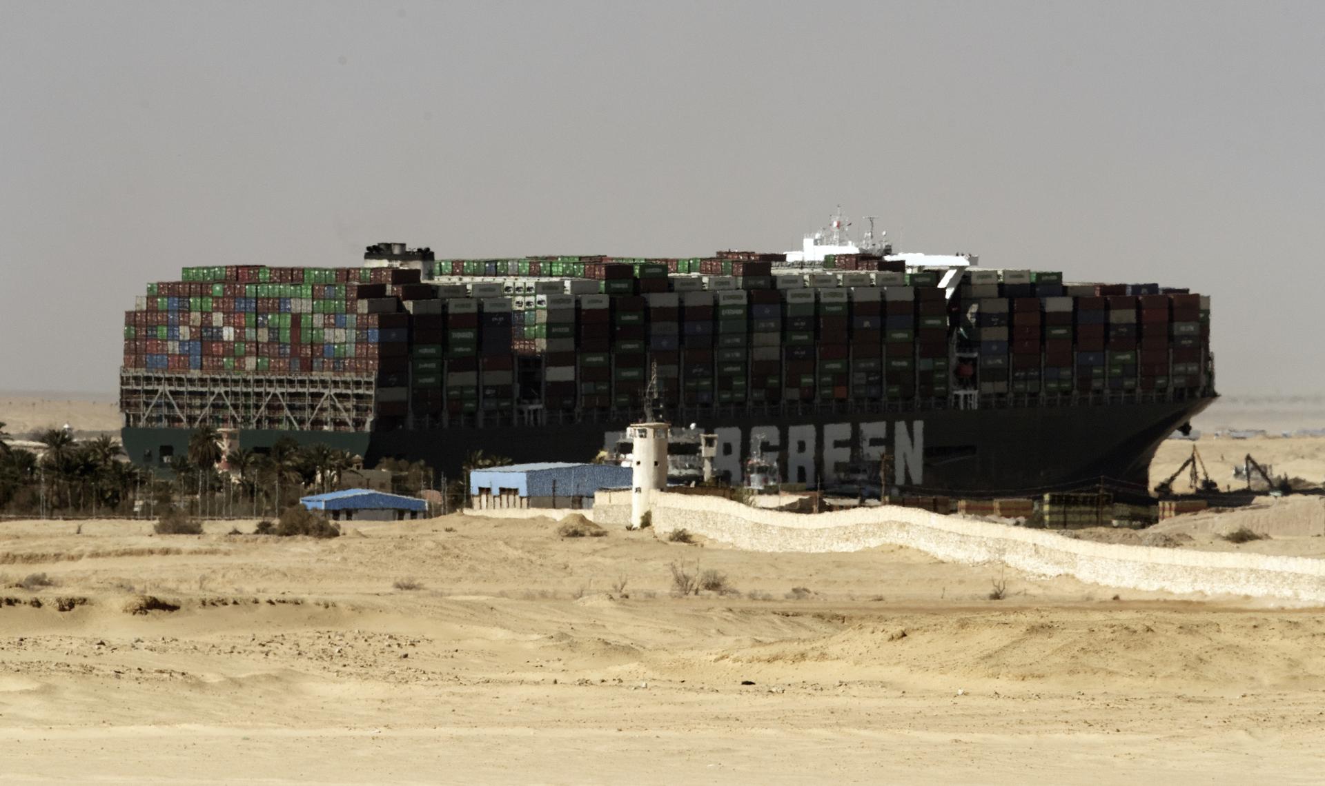 Foto archivo. Vista del portacontenedores Ever Given. Canal de Suez.(Egipto) EFE/EPA/KHALED ELFIQI