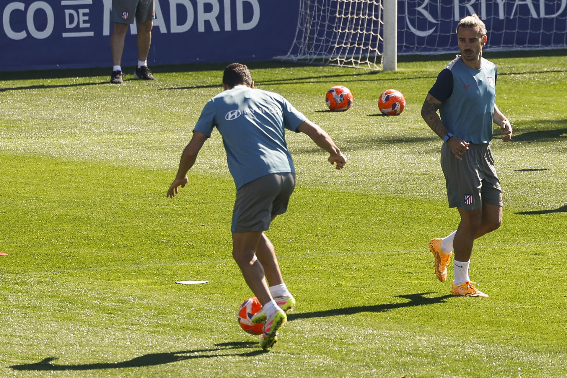 Griezmann, durante el entrenamiento. EFE/ Javier Lizon