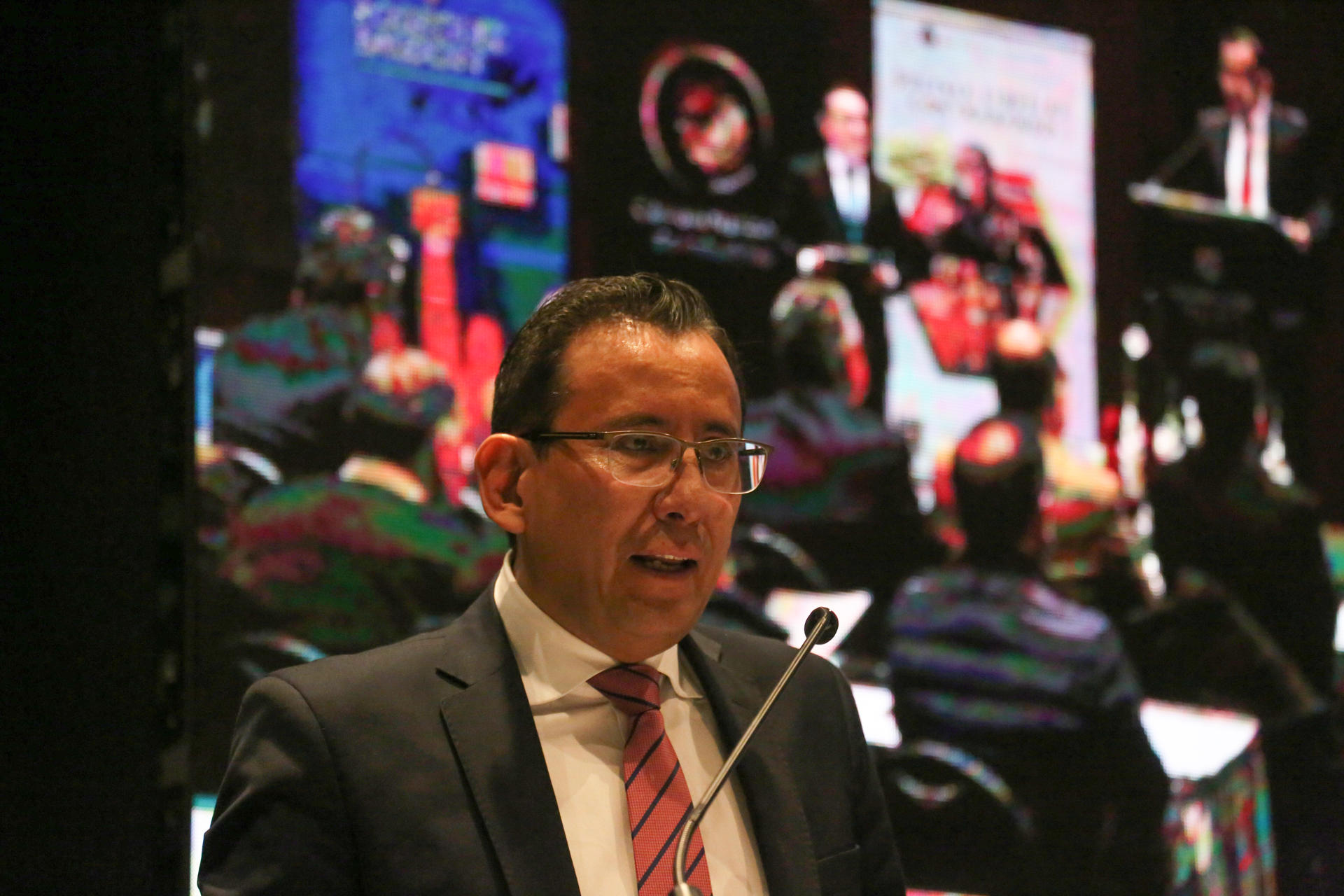 Fotografía de archivo en la que aparece el presidente de la Cámara Nacional de Industrias (CNI) de Bolivia, Pablo Camacho, durante un foro, en La Paz, (Bolivia). EFE/Luis Gandarillas