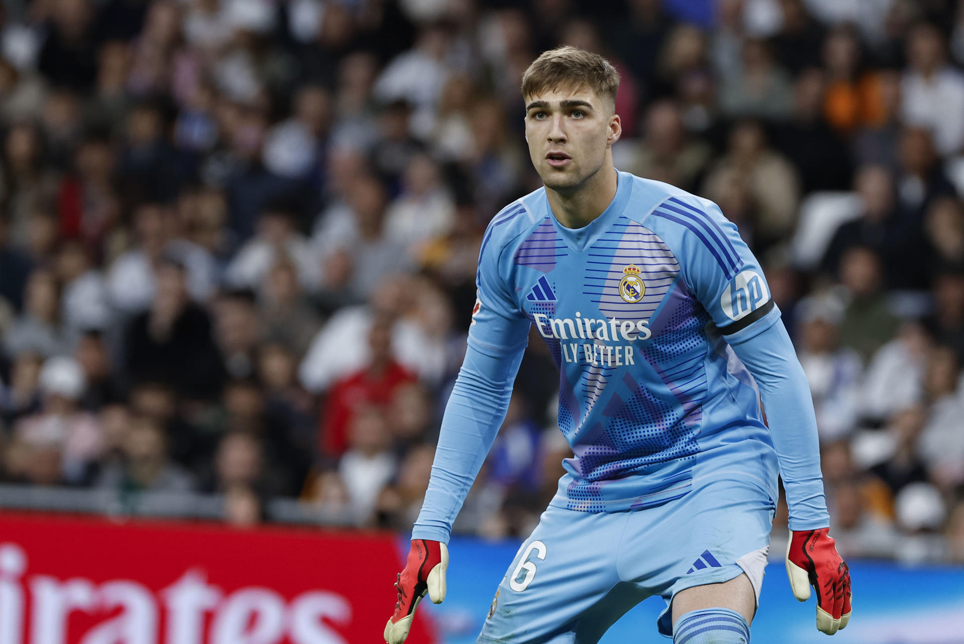 El portero del Real Madrid Fran González durante el partido de LaLiga entre el Real Madrid y el Valencia disputado este sábado en el estadio Santiago Bernabéu en Madrid. EFE/Chema Moya