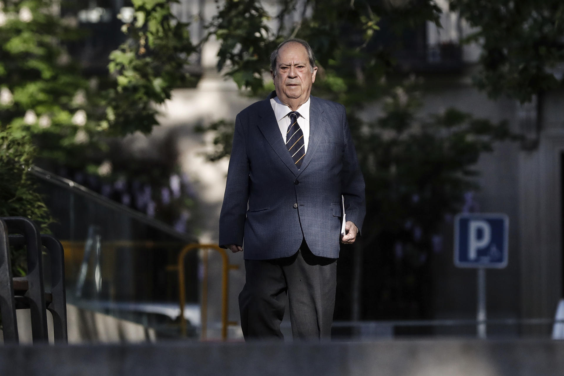 Foto de archivo (18/04/2017) del exsecretario de Presidencia de la Generalitat Lluís Prenafeta, a su llegada esta mañana a la Audiencia Nacional donde declara en el juicio a la trama catalana de corrupción Pretoria. EFE/Emilio Naranjo