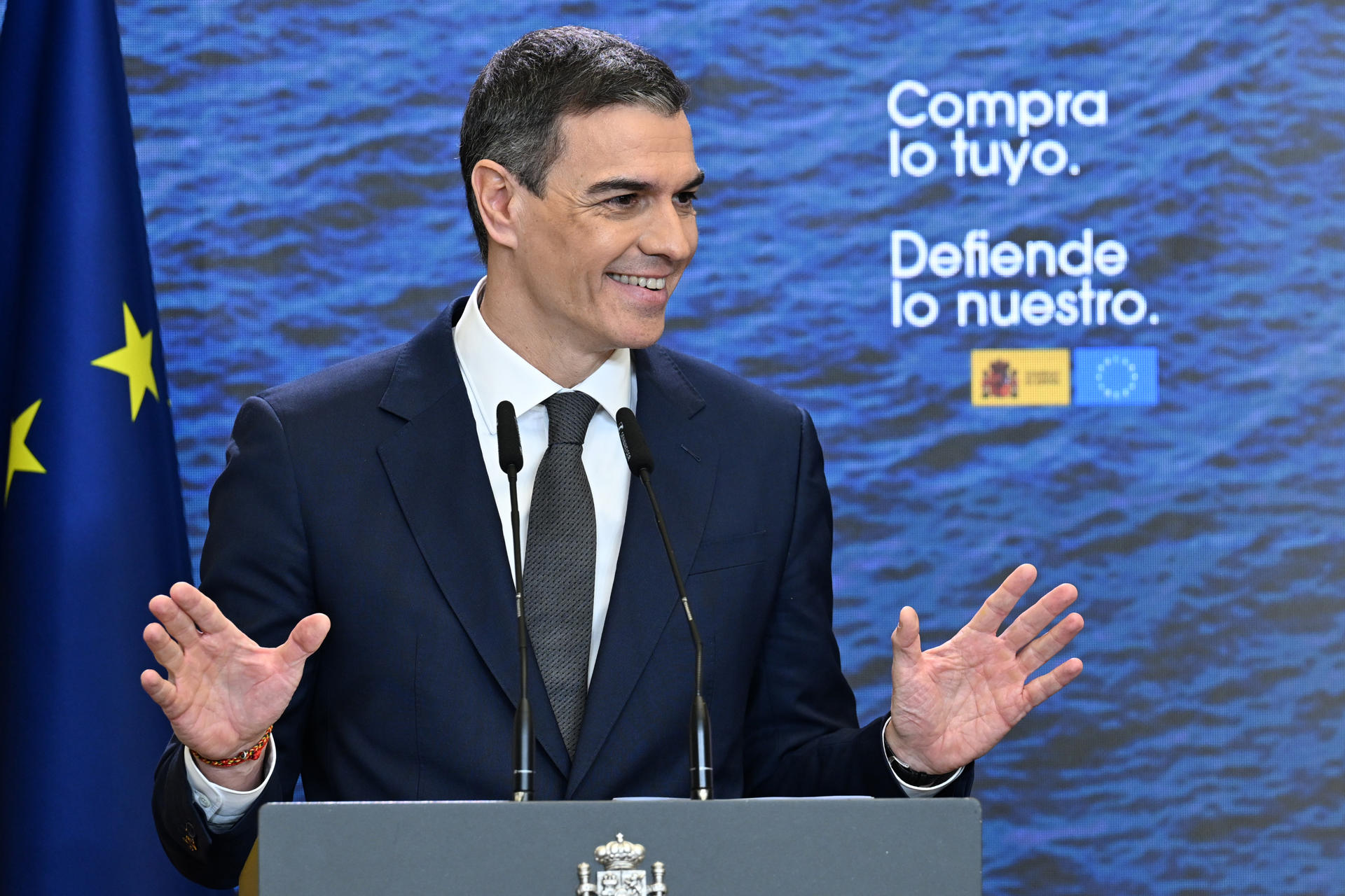 El jefe del Gobierno, Pedro Sánchez, se reúne con representantes del tejido productivo español pertenecientes a algunos de los sectores que pueden verse más perjudicados por las medidas de la administración estadounidense, este jueves en el Complejo de la Moncloa. EFE/ Pool Moncloa/Borja Puig de la Bellacasa/SOLO USO EDITORIAL/SOLO DISPONIBLE PARA ILUSTRAR LA NOTICIA QUE ACOMPAÑA (CRÉDITO OBLIGATORIO)
