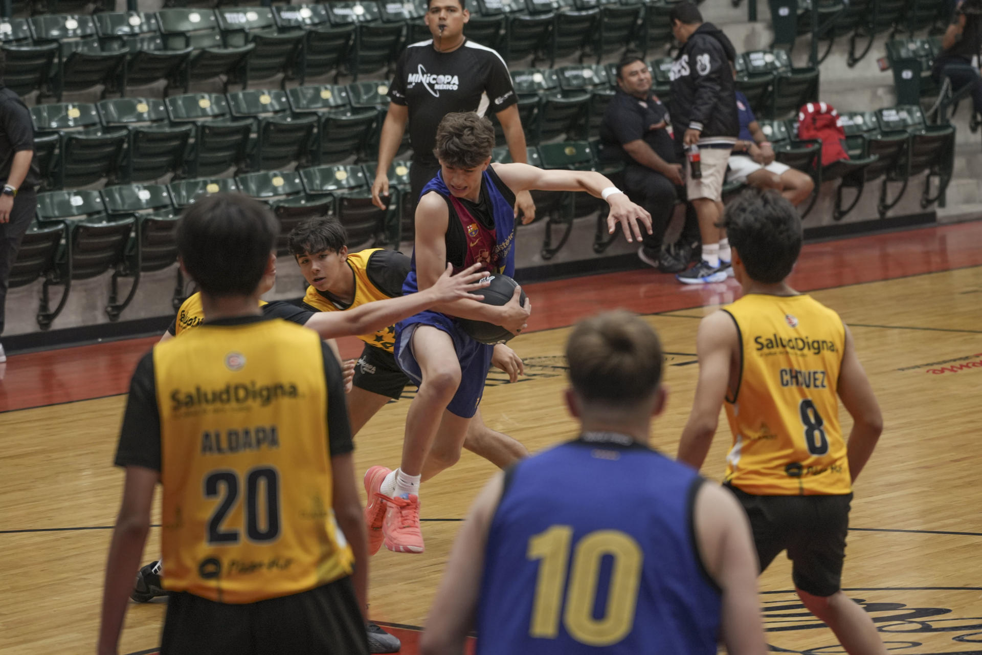 Partido entre el FC Barcelona y Caballeros de Culiacán correspondiente a la primera jornada de la Minicopa ACB de baloncesto que se disputa en Tijuana, México. EFE/Liga Acb