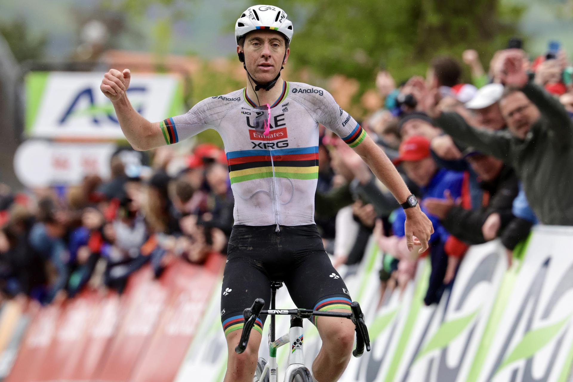 El esloveno Tadej Pogacar (UAE), vencedor en la Flecha Valona, EFE/OLIVIER MATTHYS