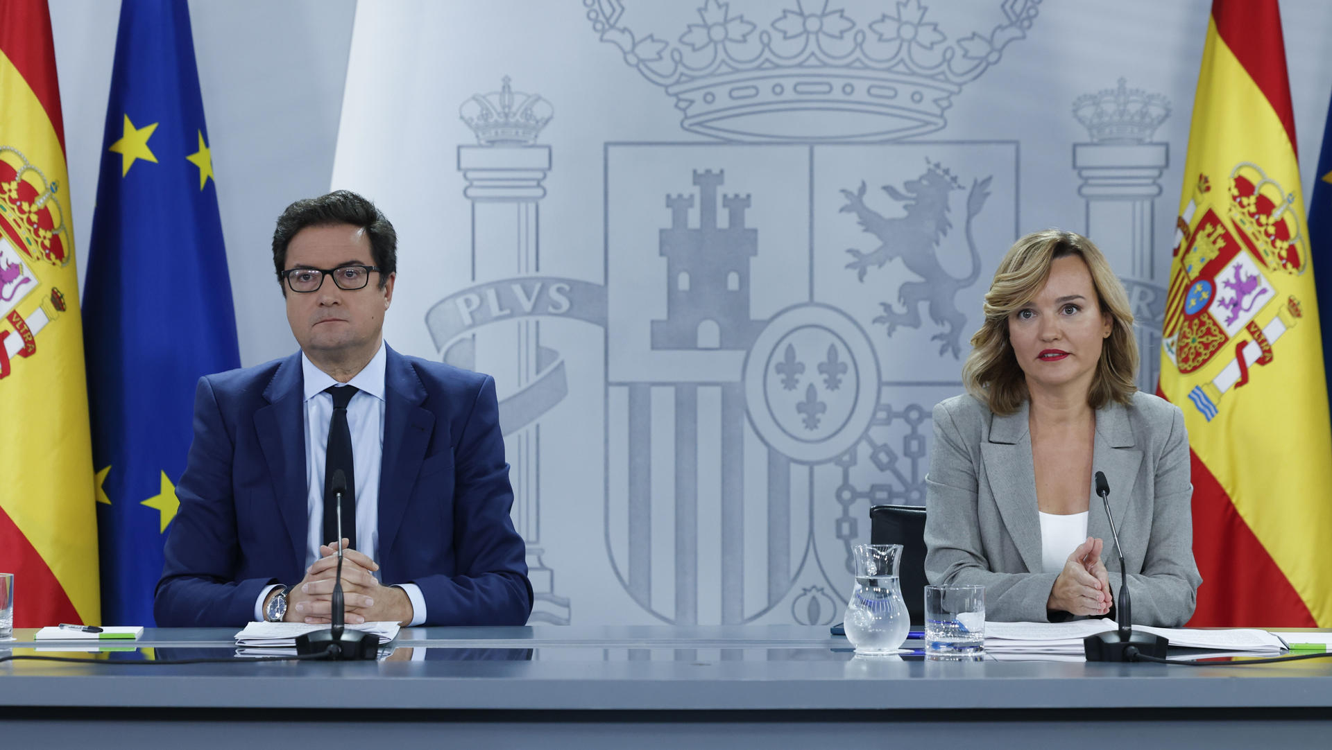 Imagen de archivo de la ministra de Educación, Formación Profesional y Deportes y portavoz del Gobierno, Pilar Alegría, y el ministro para la Transformación Digital y de la Función Pública, Óscar López. EFE/ J.J. Guillén